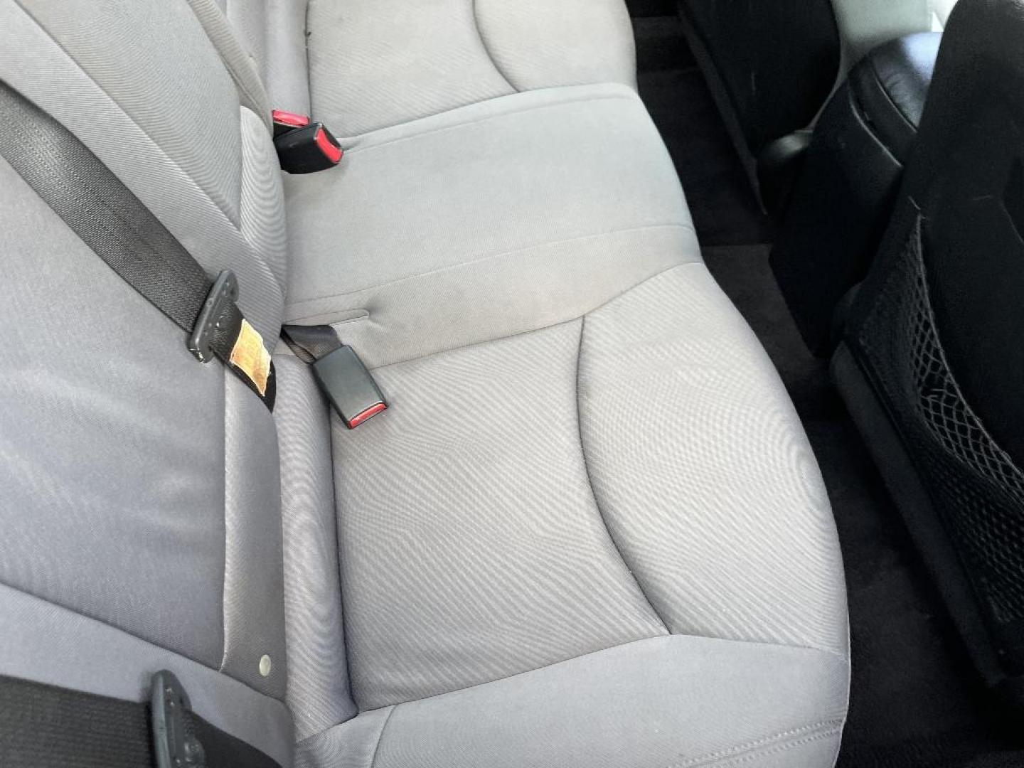 2012 GRAY HYUNDAI ELANTRA Limited (KMHDH4AE4CU) with an 1.8L L4 DOHC 16V engine, AUTOMATIC transmission, located at 2303 West Mt. Houston, Houston, 77038, (281) 507-3956, 29.771597, -95.339569 - Photo#2