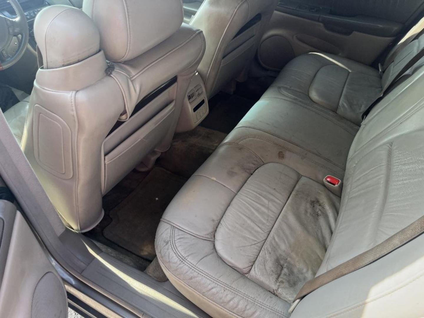 2002 TAN CADILLAC DEVILLE DHS (1G6KE54Y02U) with an 4.6L V8 DOHC 32V engine, AUTOMATIC transmission, located at 2303 West Mt. Houston, Houston, 77038, (281) 507-3956, 29.771597, -95.339569 - Photo#3