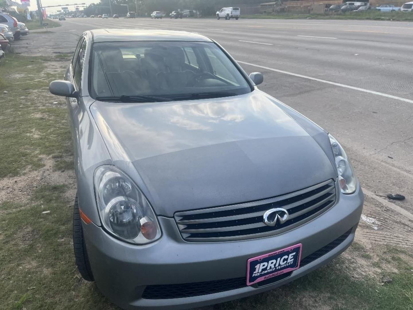 2005 GRAY INFINITI G35 Sedan x AWD (JNKCV51F65M) with an 3.5L V6 DOHC 24V engine, AUTOMATIC transmission, located at 2303 West Mt. Houston, Houston, 77038, (281) 507-3956, 29.771597, -95.339569 - Photo#7