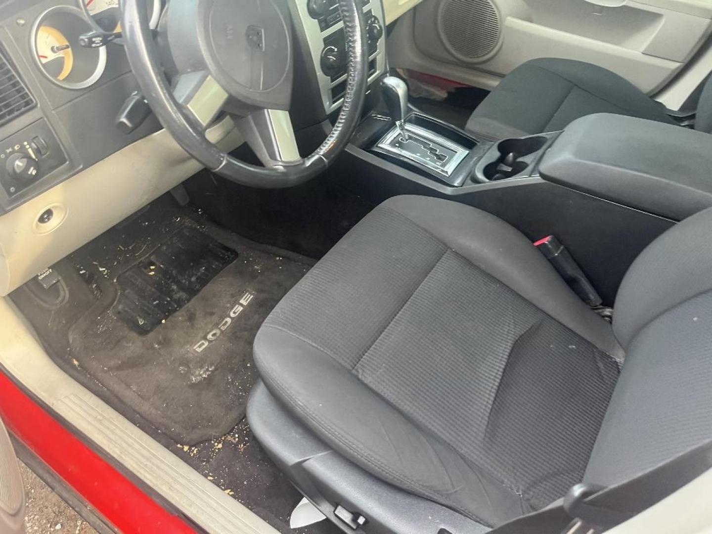 2007 RED DODGE CHARGER SXT (2B3KA43G77H) with an 3.5L V6 SOHC 24V engine, AUTOMATIC transmission, located at 2303 West Mt. Houston, Houston, 77038, (281) 507-3956, 29.771597, -95.339569 - Photo#3
