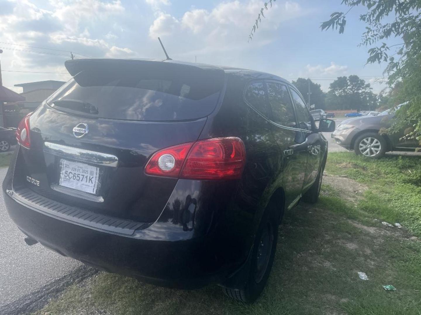 2013 BLACK NISSAN ROGUE S 2WD (JN8AS5MT9DW) with an 2.5L L4 DOHC 16V engine, AUTOMATIC transmission, located at 2303 West Mt. Houston, Houston, 77038, (281) 507-3956, 29.771597, -95.339569 - Photo#3