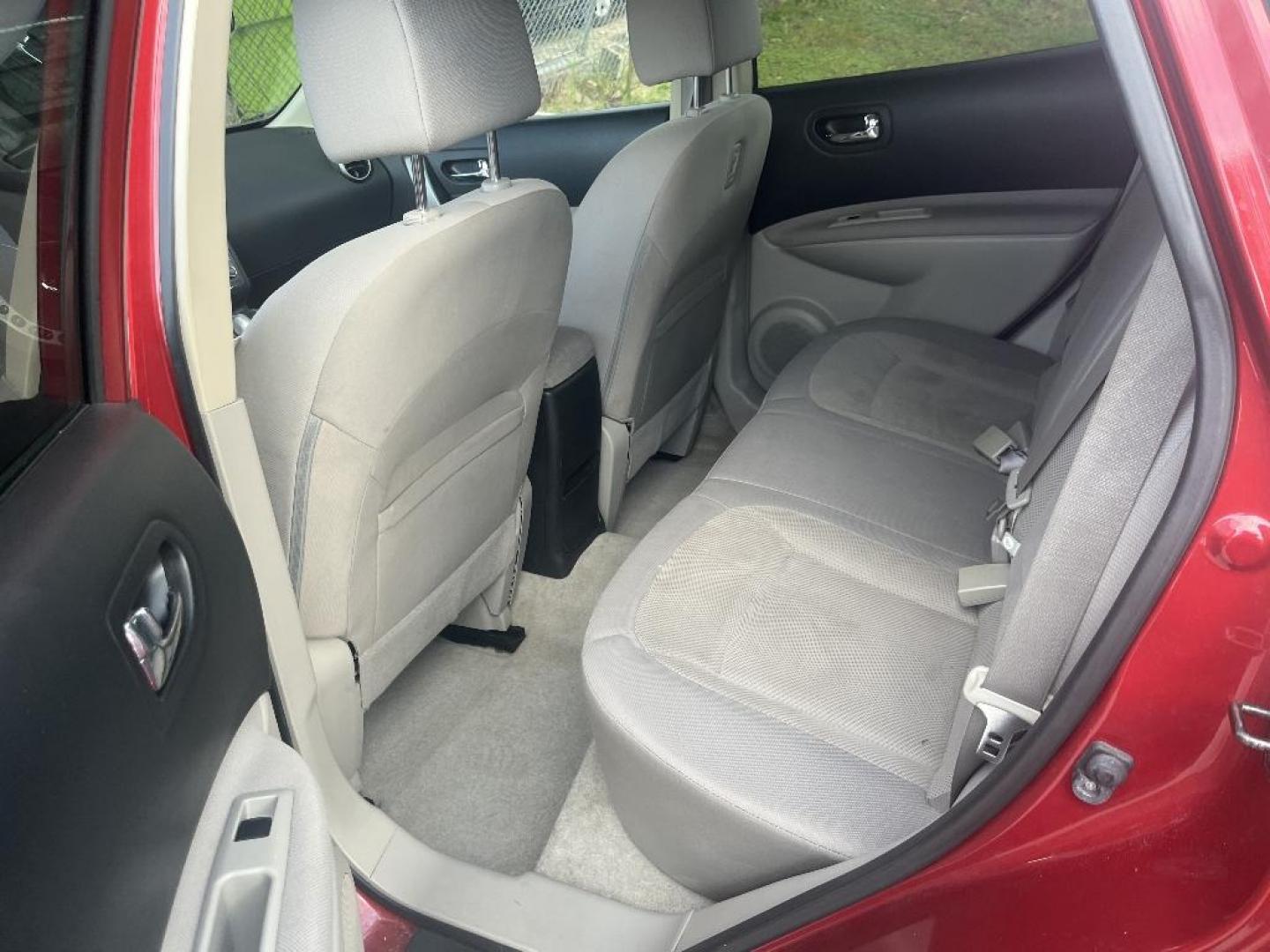 2015 RED NISSAN ROGUE SELECT S 2WD (JN8AS5MT1FW) with an 2.5L L4 DOHC 16V engine, AUTOMATIC transmission, located at 2303 West Mt. Houston, Houston, 77038, (281) 507-3956, 29.771597, -95.339569 - Photo#3