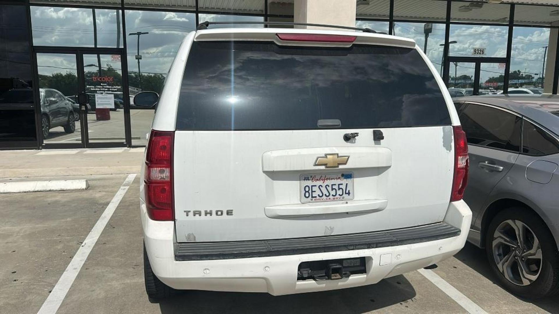 2007 WHITE CHEVROLET TAHOE LS 2WD (1GNFC13J97J) with an 5.3L V8 OHV 16V engine, AUTOMATIC transmission, located at 2303 West Mt. Houston, Houston, 77038, (281) 507-3956, 29.771597, -95.339569 - Photo#0