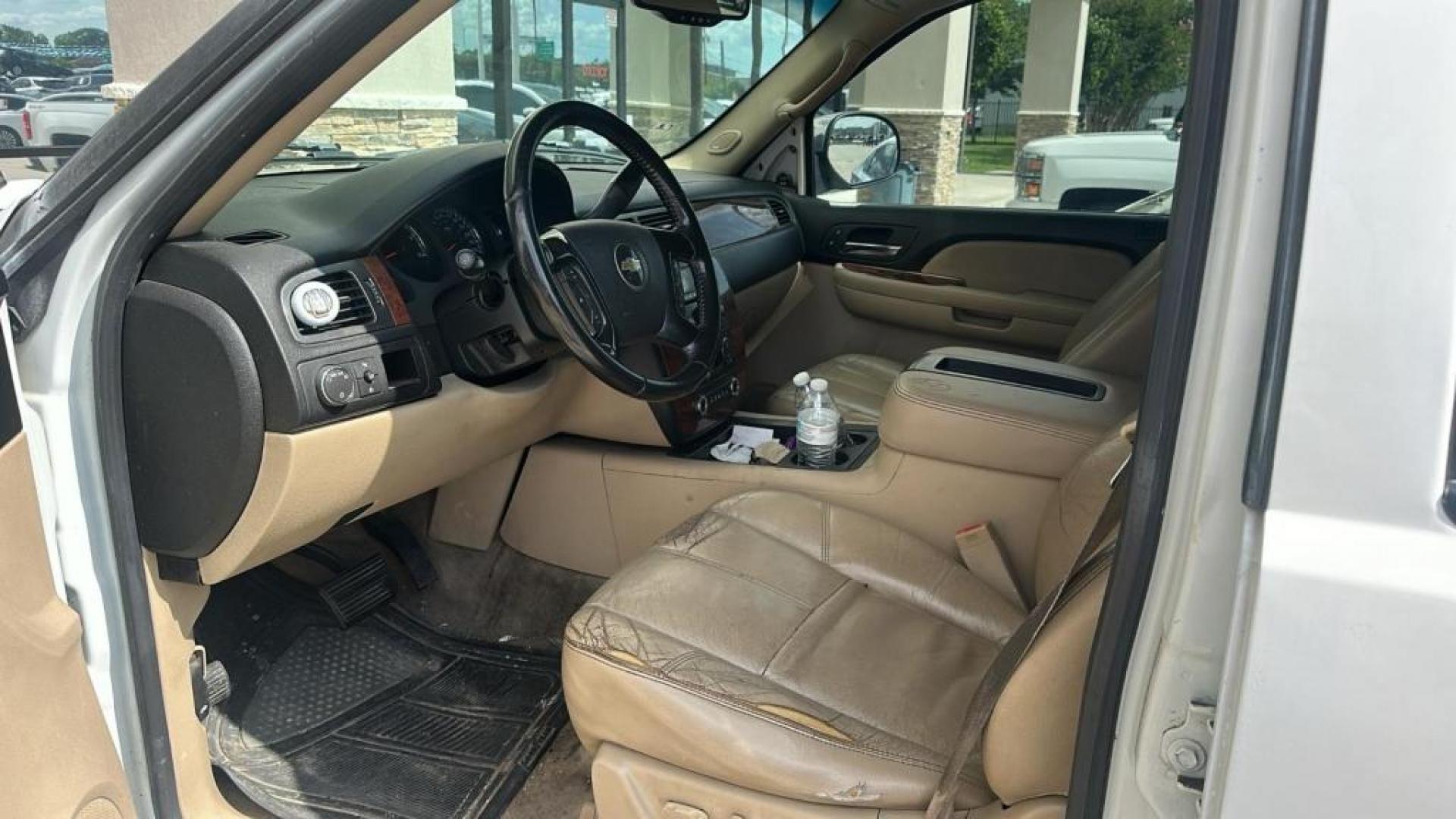 2007 WHITE CHEVROLET TAHOE LS 2WD (1GNFC13J97J) with an 5.3L V8 OHV 16V engine, AUTOMATIC transmission, located at 2303 West Mt. Houston, Houston, 77038, (281) 507-3956, 29.771597, -95.339569 - Photo#1
