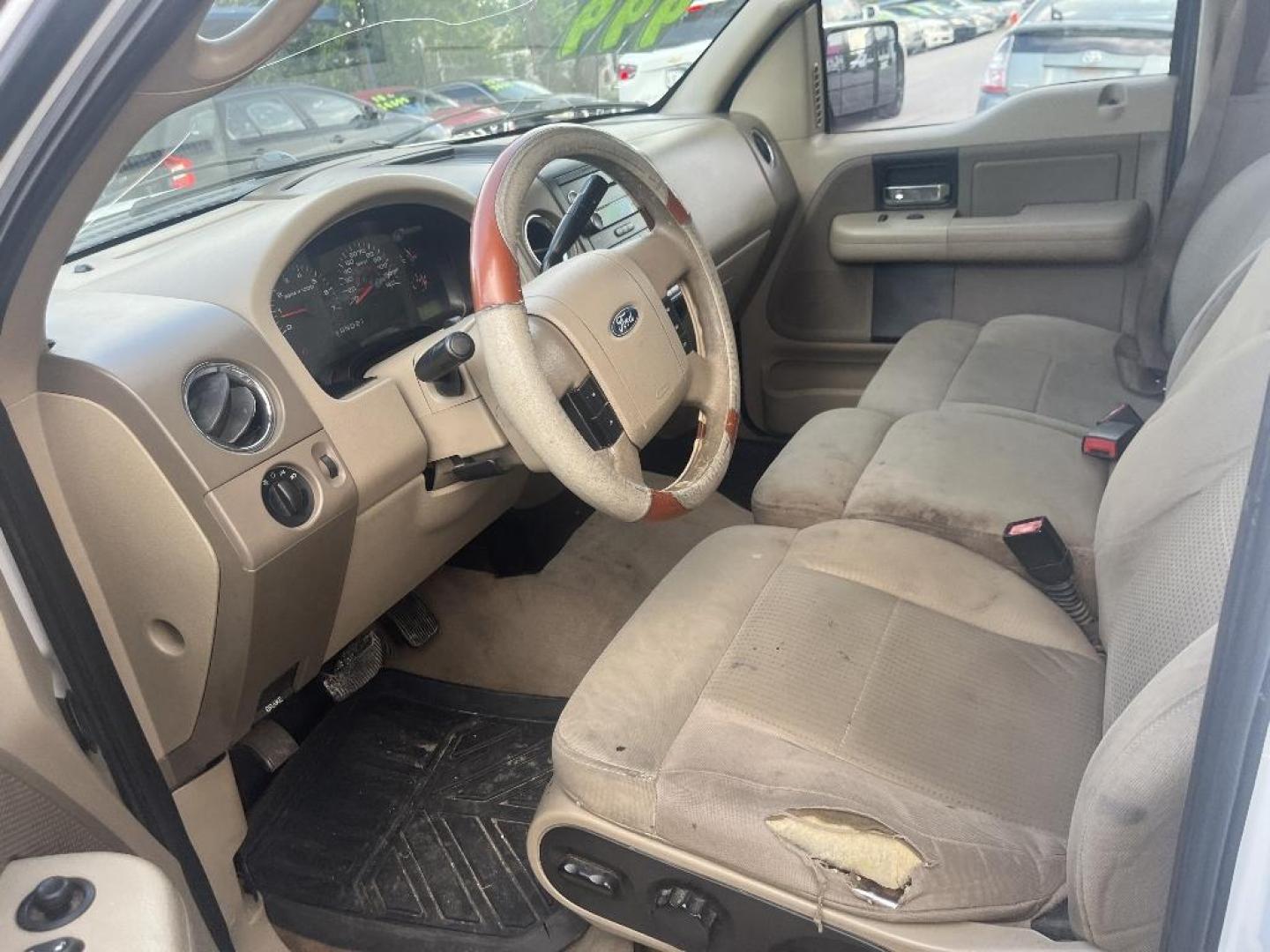 2008 WHITE FORD F-150 Lariat SuperCrew 2WD (1FTPW12VX8F) with an 5.4L V8 SOHC 24V FFV engine, AUTOMATIC transmission, located at 2303 West Mt. Houston, Houston, 77038, (281) 507-3956, 29.771597, -95.339569 - Photo#3