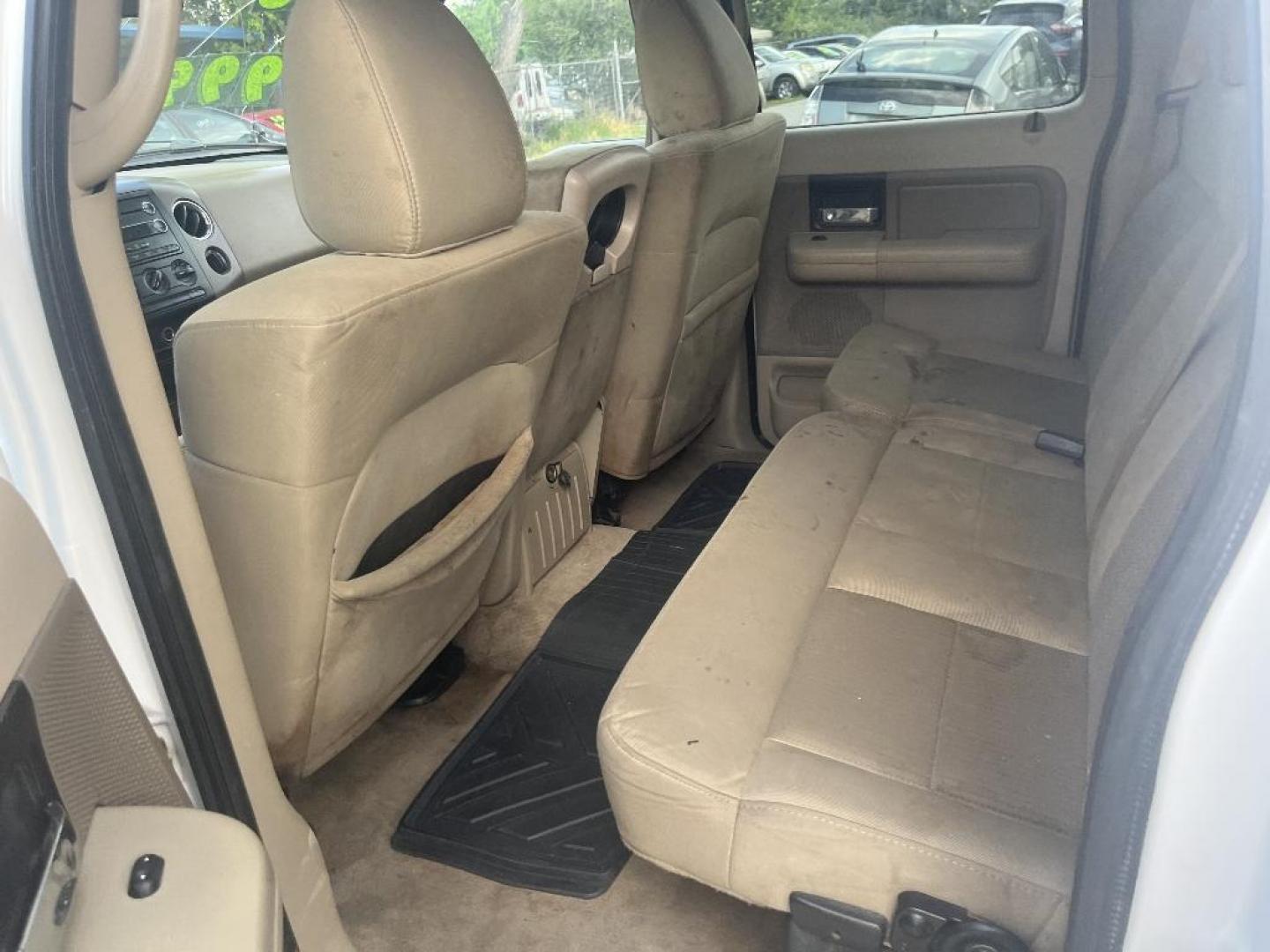2008 WHITE FORD F-150 Lariat SuperCrew 2WD (1FTPW12VX8F) with an 5.4L V8 SOHC 24V FFV engine, AUTOMATIC transmission, located at 2303 West Mt. Houston, Houston, 77038, (281) 507-3956, 29.771597, -95.339569 - Photo#4