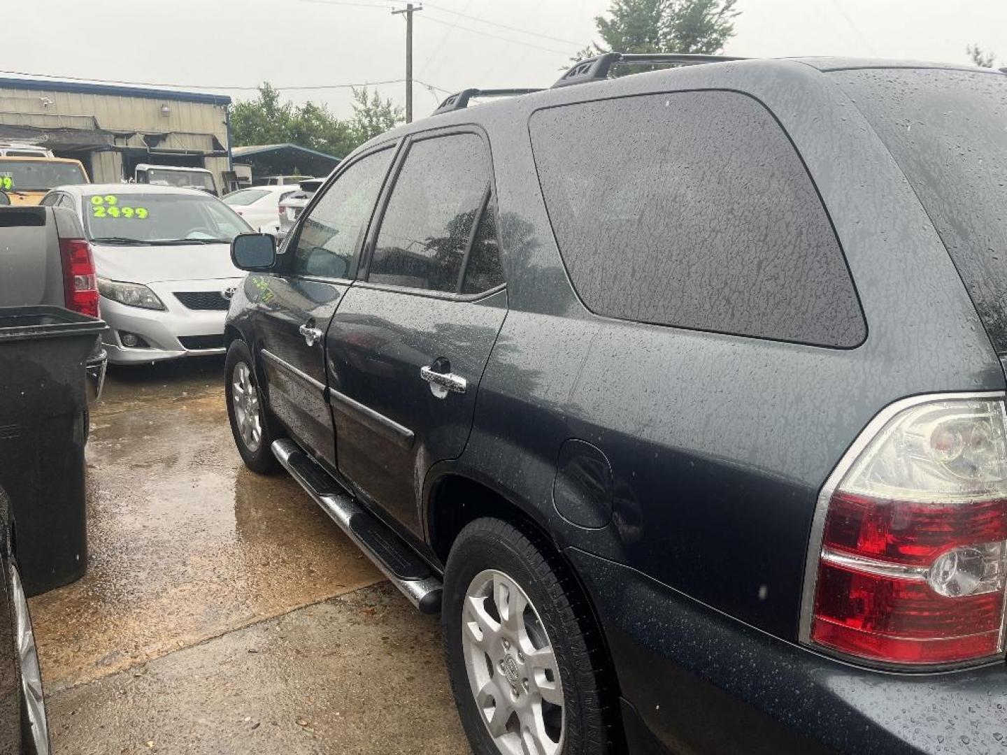 2005 GRAY ACURA MDX Touring (2HNYD18675H) with an 3.5L V6 SOHC 24V engine, AUTOMATIC transmission, located at 2303 West Mt. Houston, Houston, 77038, (281) 507-3956, 29.771597, -95.339569 - Photo#3