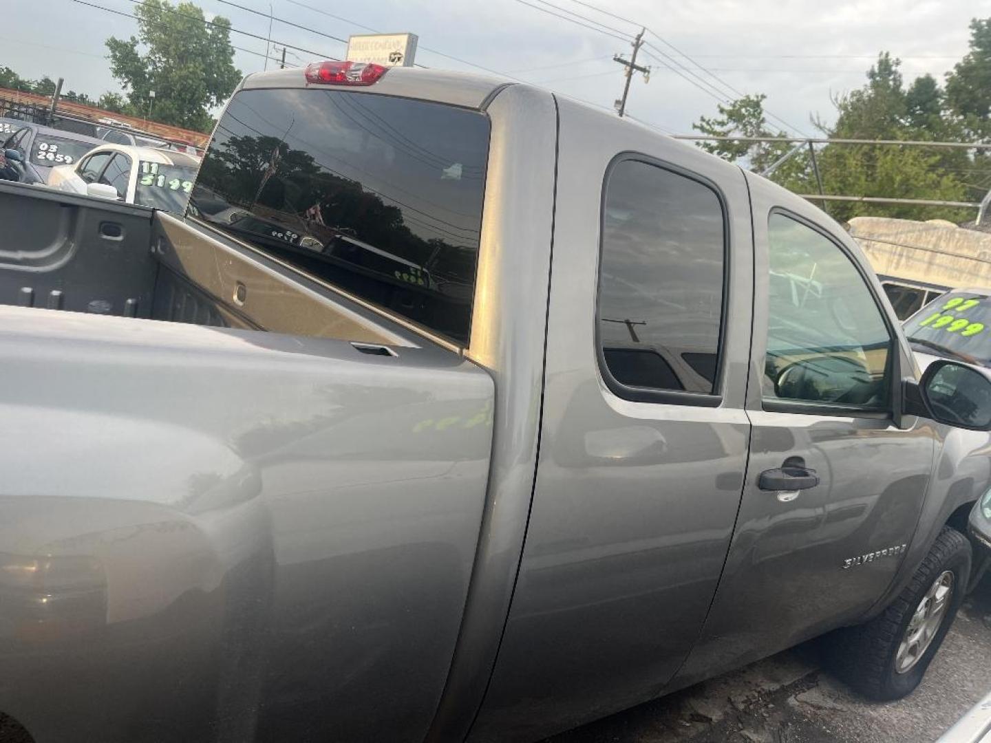 2009 BROWN CHEVROLET SILVERADO 1500 LT1 Ext. Cab Long Box 2WD (1GCEC29J79Z) with an 5.3L V8 OHV 16V engine, AUTOMATIC transmission, located at 2303 West Mt. Houston, Houston, 77038, (281) 507-3956, 29.771597, -95.339569 - Photo#0