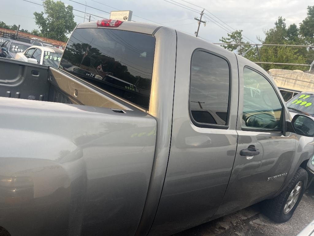 photo of 2009 CHEVROLET SILVERADO 1500 LT1 Ext. Cab Long Box 2WD