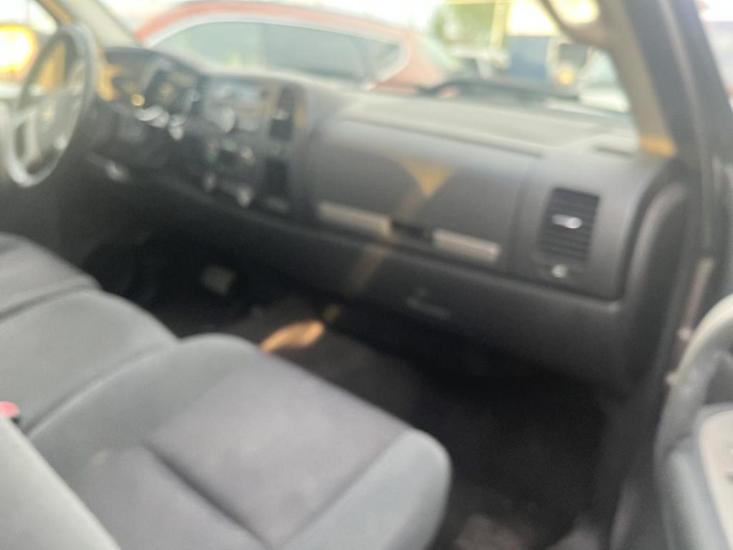 2009 BROWN CHEVROLET SILVERADO 1500 LT1 Ext. Cab Long Box 2WD (1GCEC29J79Z) with an 5.3L V8 OHV 16V engine, AUTOMATIC transmission, located at 2303 West Mt. Houston, Houston, 77038, (281) 507-3956, 29.771597, -95.339569 - Photo#2