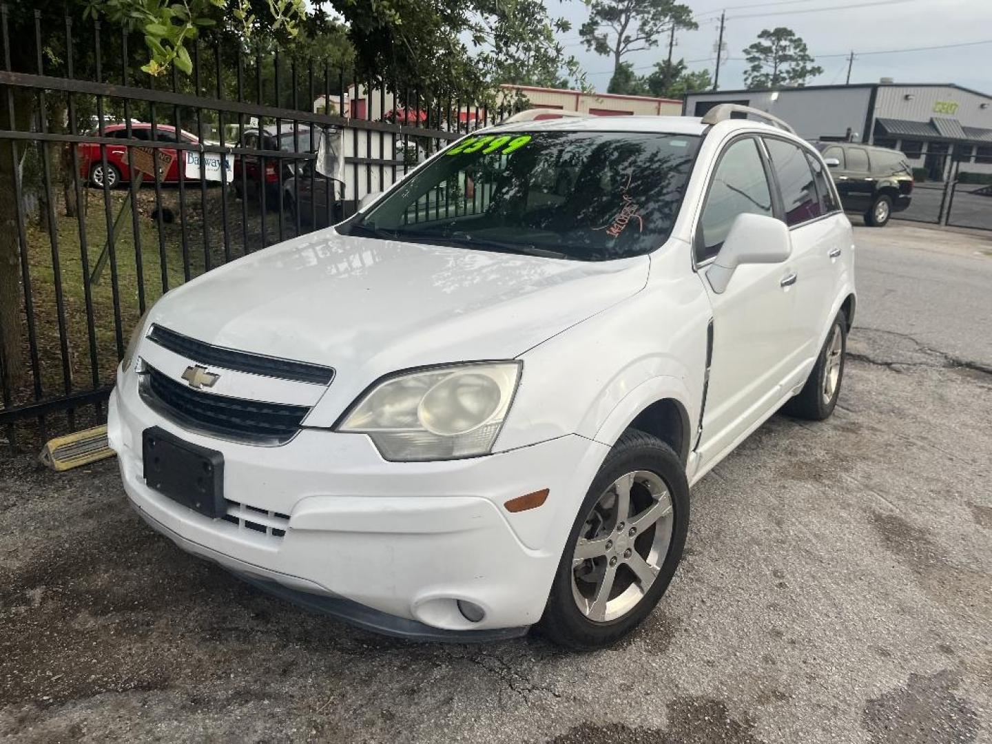 2012 WHITE CHEVROLET CAPTIVA SPORT 1LT FWD (3GNAL3E56CS) with an 3.0L V6 DOHC 24V engine, AUTOMATIC transmission, located at 2303 West Mt. Houston, Houston, 77038, (281) 507-3956, 29.771597, -95.339569 - Photo#0