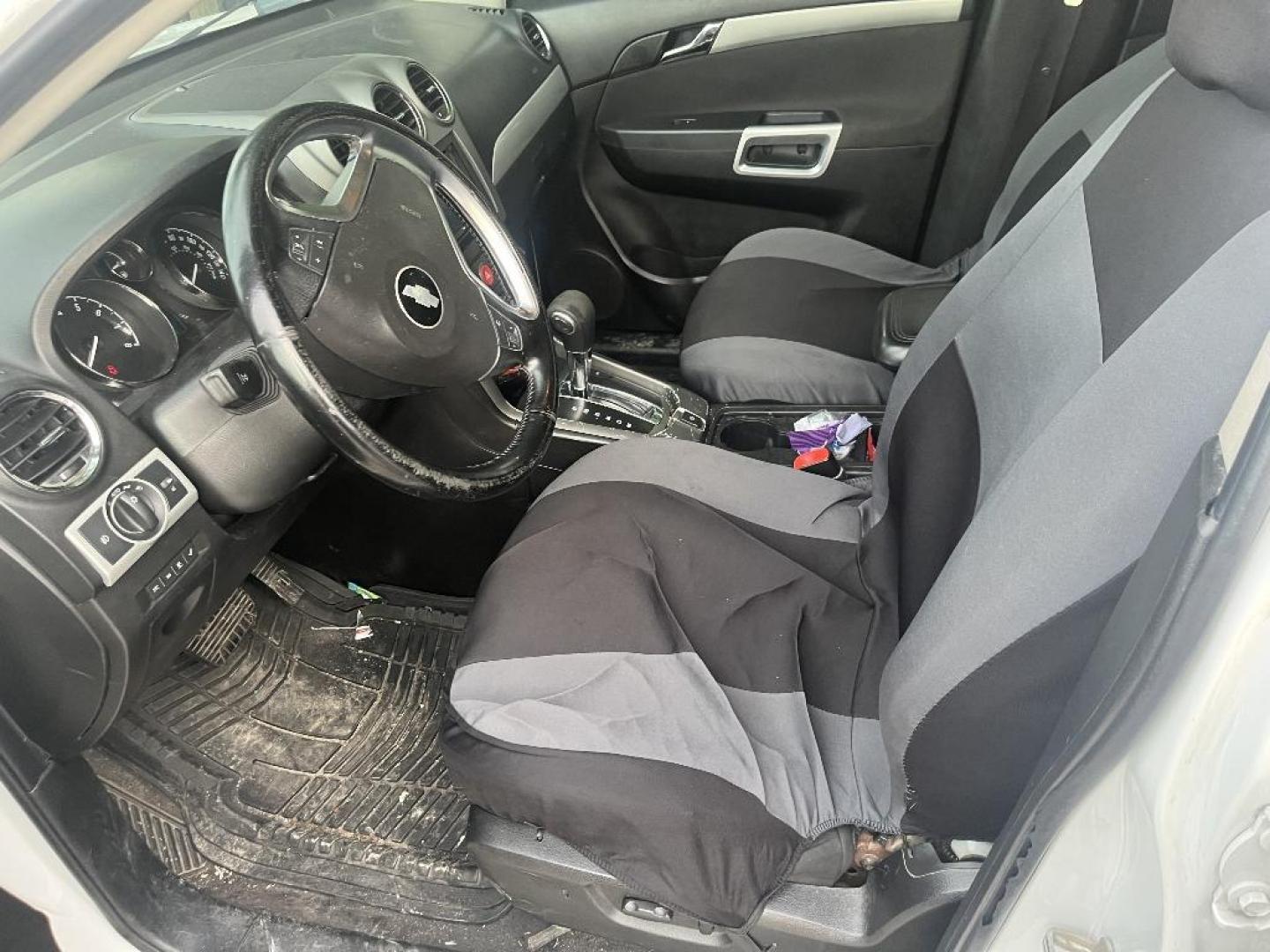 2012 WHITE CHEVROLET CAPTIVA SPORT 1LT FWD (3GNAL3E56CS) with an 3.0L V6 DOHC 24V engine, AUTOMATIC transmission, located at 2303 West Mt. Houston, Houston, 77038, (281) 507-3956, 29.771597, -95.339569 - Photo#1