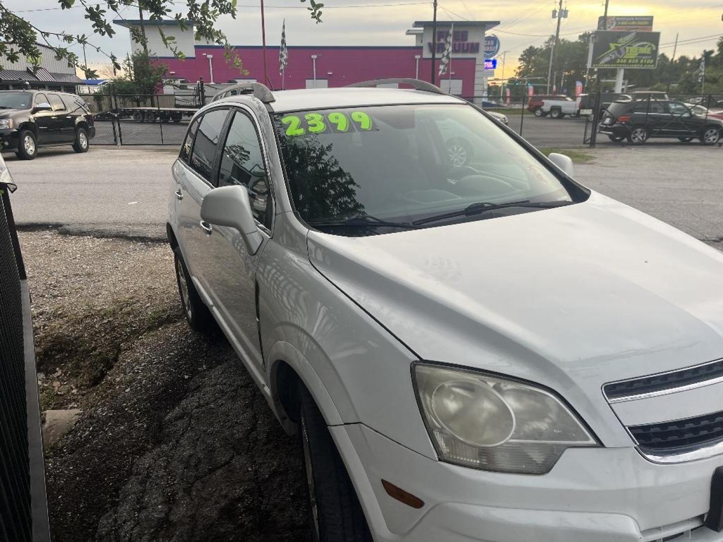 2012 WHITE CHEVROLET CAPTIVA SPORT 1LT FWD (3GNAL3E56CS) with an 3.0L V6 DOHC 24V engine, AUTOMATIC transmission, located at 2303 West Mt. Houston, Houston, 77038, (281) 507-3956, 29.771597, -95.339569 - Photo#3