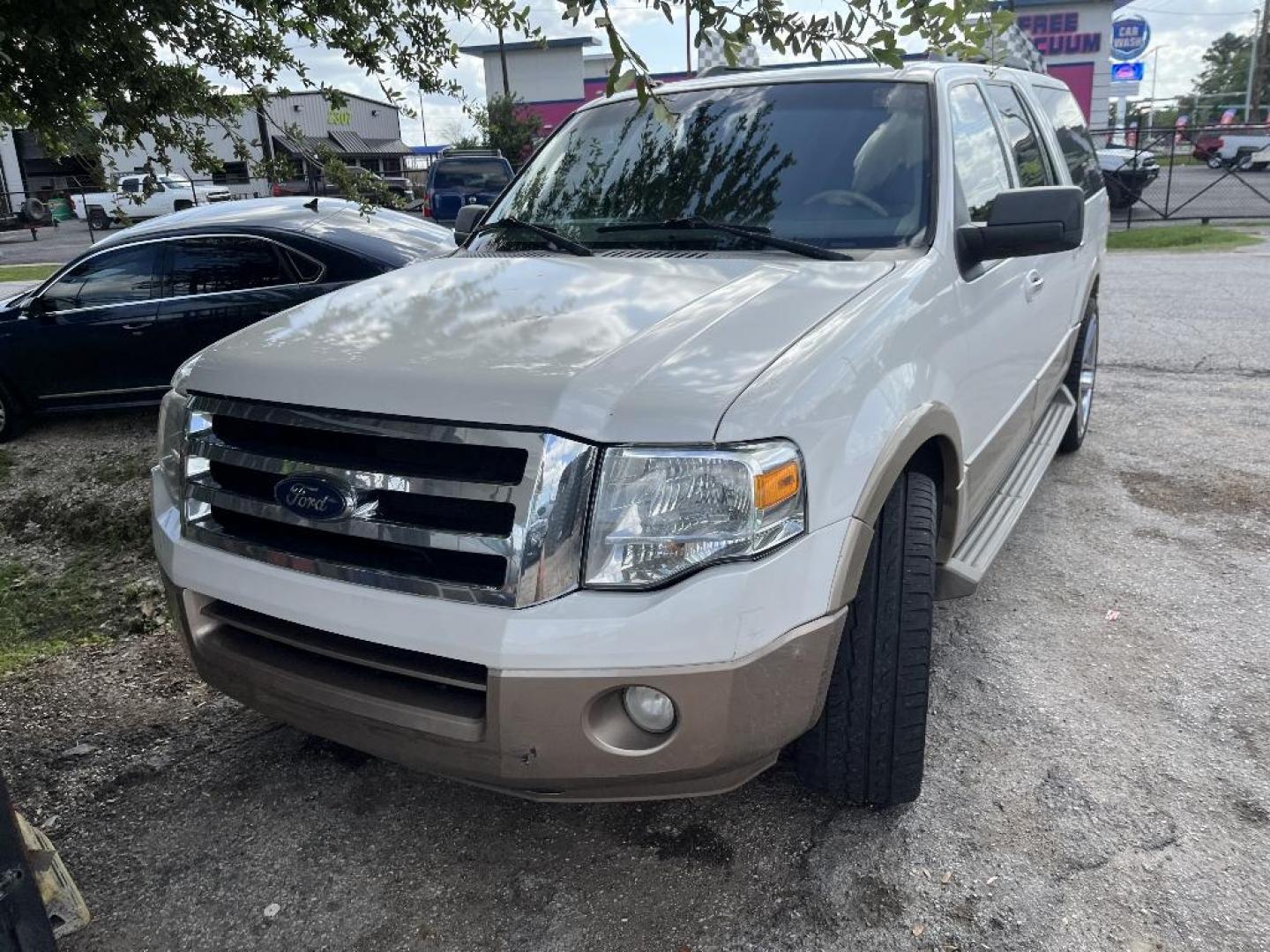 2012 WHITE FORD EXPEDITION EL King Ranch 2WD (1FMJK1H58CE) with an 5.4L V8 SOHC 16V FFV engine, AUTOMATIC transmission, located at 2303 West Mt. Houston, Houston, 77038, (281) 507-3956, 29.771597, -95.339569 - Photo#0