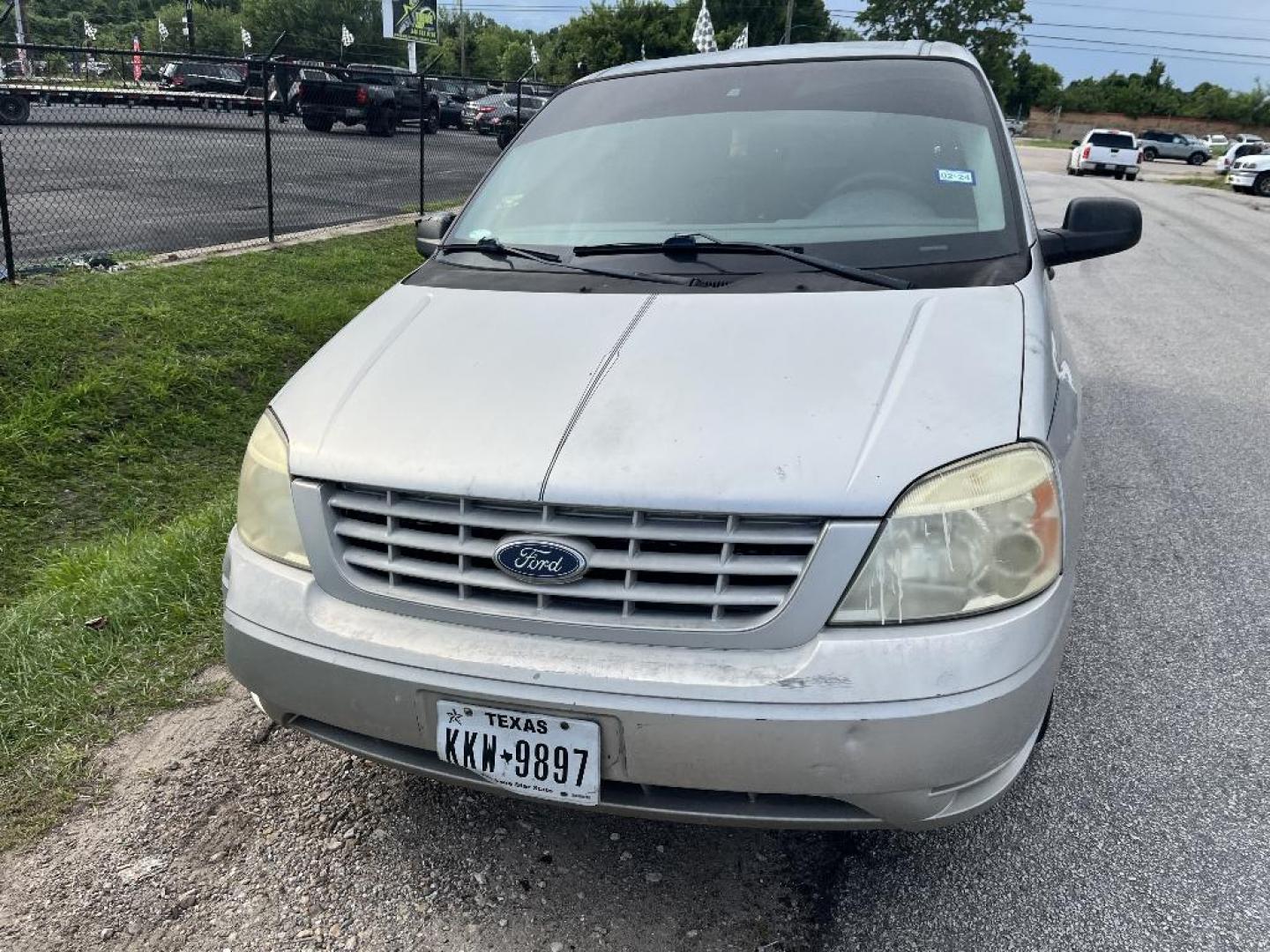 2004 GRAY FORD FREESTAR S (2FMZA50634B) with an 3.9L V6 OHV 12V engine, AUTOMATIC transmission, located at 2303 West Mt. Houston, Houston, 77038, (281) 507-3956, 29.771597, -95.339569 - Photo#1