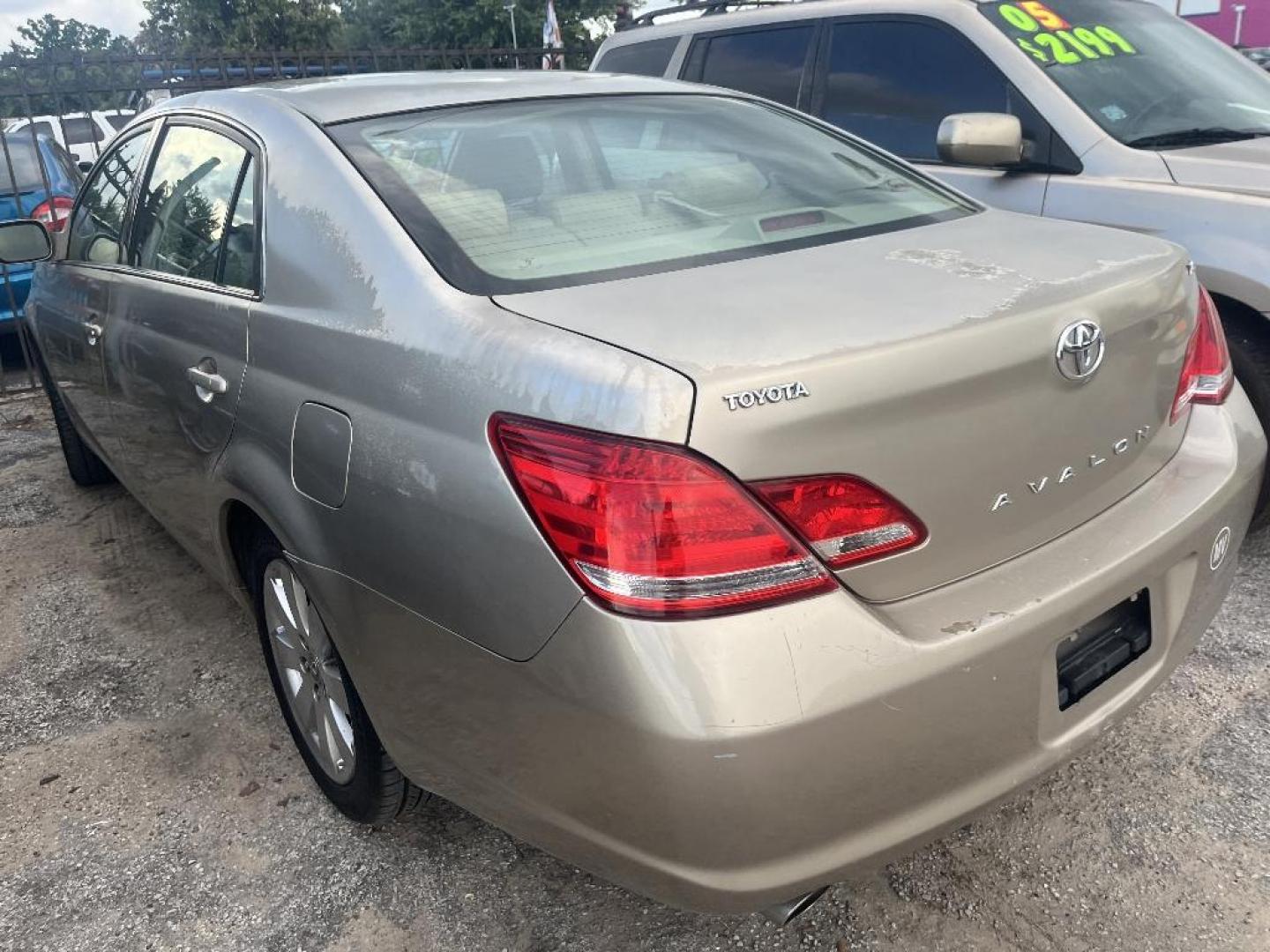 2007 BROWN TOYOTA AVALON Limited (4T1BK36B67U) with an 3.5L V6 DOHC 24V engine, AUTOMATIC transmission, located at 2303 West Mt. Houston, Houston, 77038, (281) 507-3956, 29.771597, -95.339569 - Photo#3
