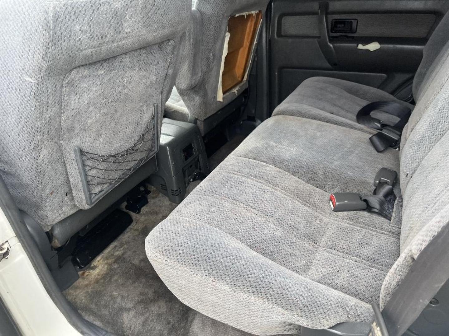 1999 WHITE ISUZU TROOPER S 4WD (JACDJ58X0X7) with an 3.5L V6 DFI DOHC engine, AUTOMATIC transmission, located at 2303 West Mt. Houston, Houston, 77038, (281) 507-3956, 29.771597, -95.339569 - Photo#2