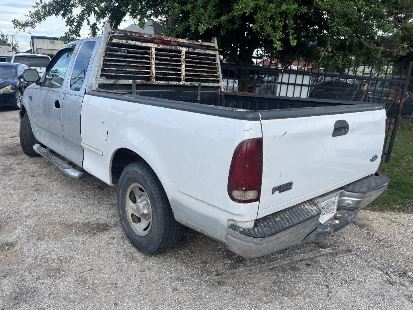 2004 GRAY FORD F-150 HERITAGE XL SuperCab 2WD (2FTRX17294C) with an 4.2L V6 SOHC engine, AUTOMATIC transmission, located at 2303 West Mt. Houston, Houston, 77038, (281) 507-3956, 29.771597, -95.339569 - Photo#1