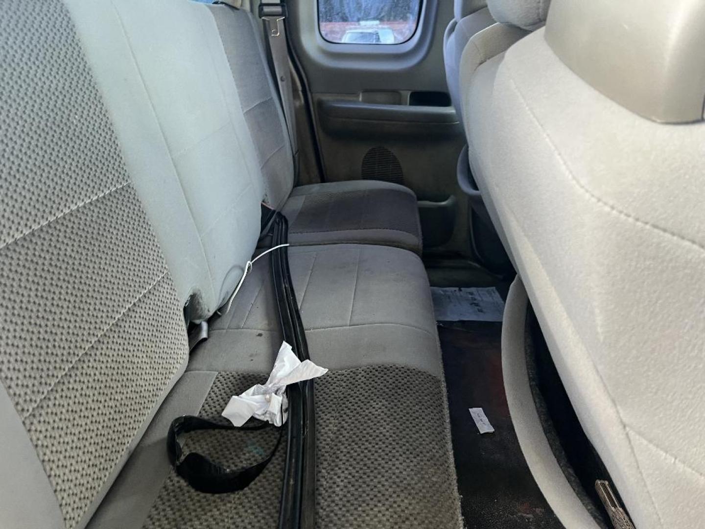 2004 GRAY FORD F-150 HERITAGE XL SuperCab 2WD (2FTRX17294C) with an 4.2L V6 SOHC engine, AUTOMATIC transmission, located at 2303 West Mt. Houston, Houston, 77038, (281) 507-3956, 29.771597, -95.339569 - Photo#4