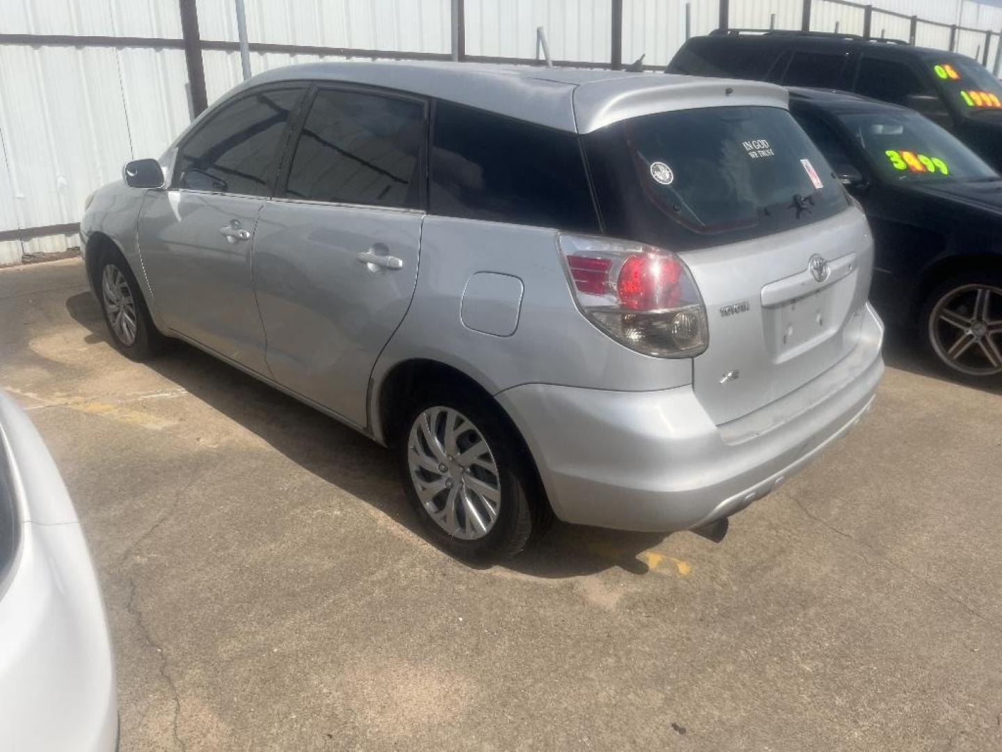 2005 GRAY TOYOTA MATRIX XR 2WD (2T1KR32E95C) with an 1.8L L4 DOHC 16V engine, AUTOMATIC transmission, located at 2303 West Mt. Houston, Houston, 77038, (281) 507-3956, 29.771597, -95.339569 - Photo#1