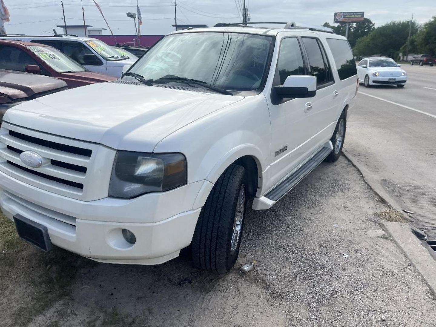 2007 WHITE FORD EXPEDITION EL Limited 2WD (1FMFK19567L) with an 5.4L V8 SOHC 16V engine, AUTOMATIC transmission, located at 2303 West Mt. Houston, Houston, 77038, (281) 507-3956, 29.771597, -95.339569 - Photo#0
