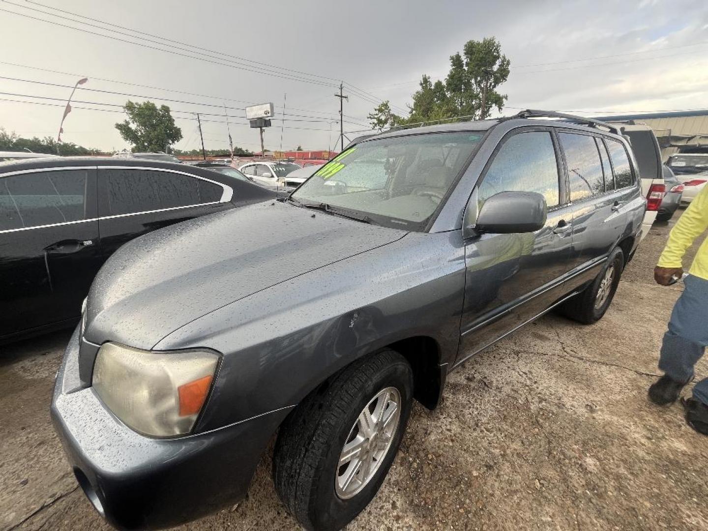 2007 GRAY TOYOTA HIGHLANDER 2WD (JTEGD21A070) with an 2.4L L4 DOHC 16V engine, AUTOMATIC transmission, located at 2303 West Mt. Houston, Houston, 77038, (281) 507-3956, 29.771597, -95.339569 - Photo#0