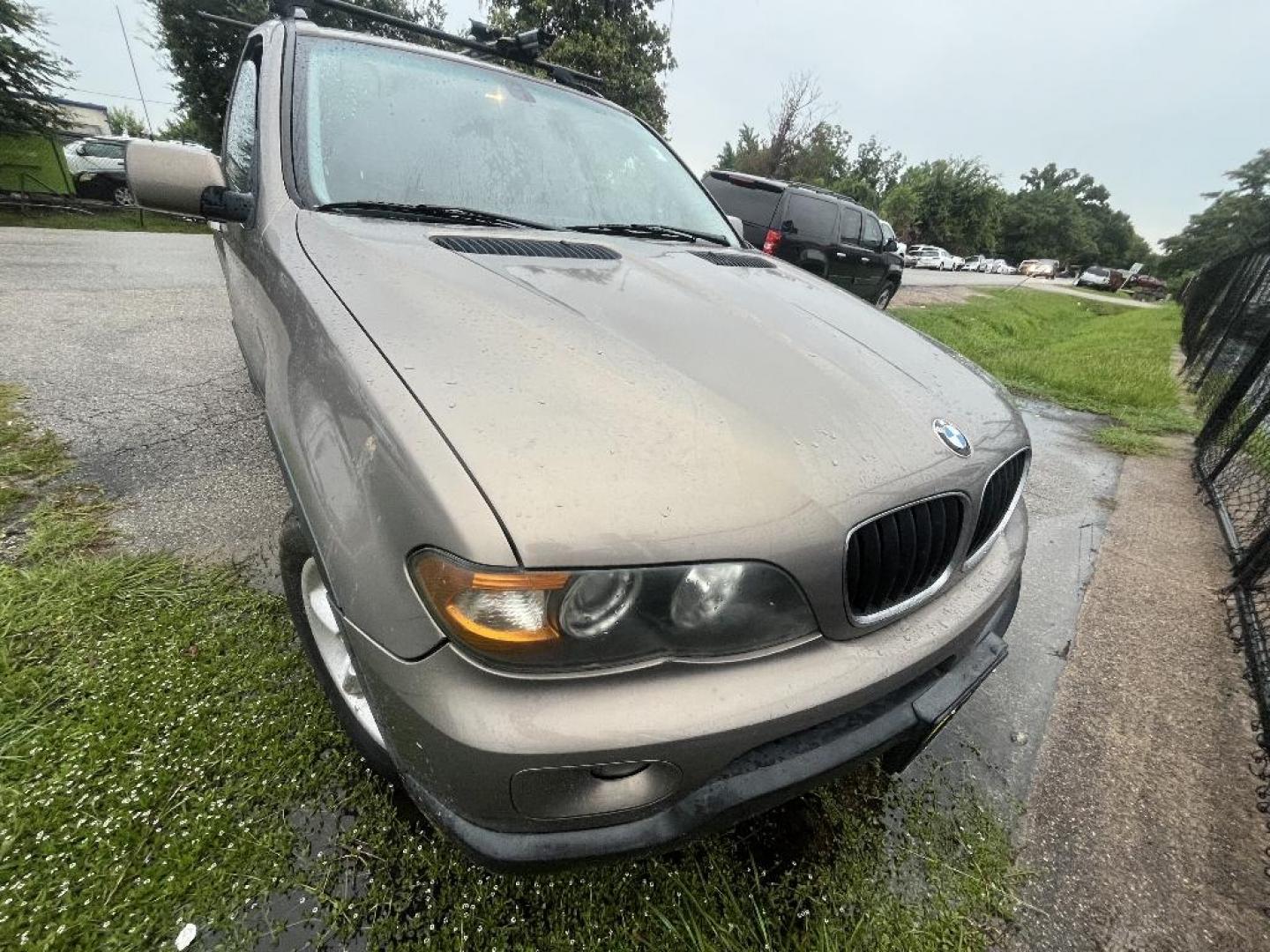 2006 BROWN BMW X5 3.0i (5UXFA13586L) with an 3.0L L6 DOHC 24V engine, AUTOMATIC transmission, located at 2303 West Mt. Houston, Houston, 77038, (281) 507-3956, 29.771597, -95.339569 - Photo#6
