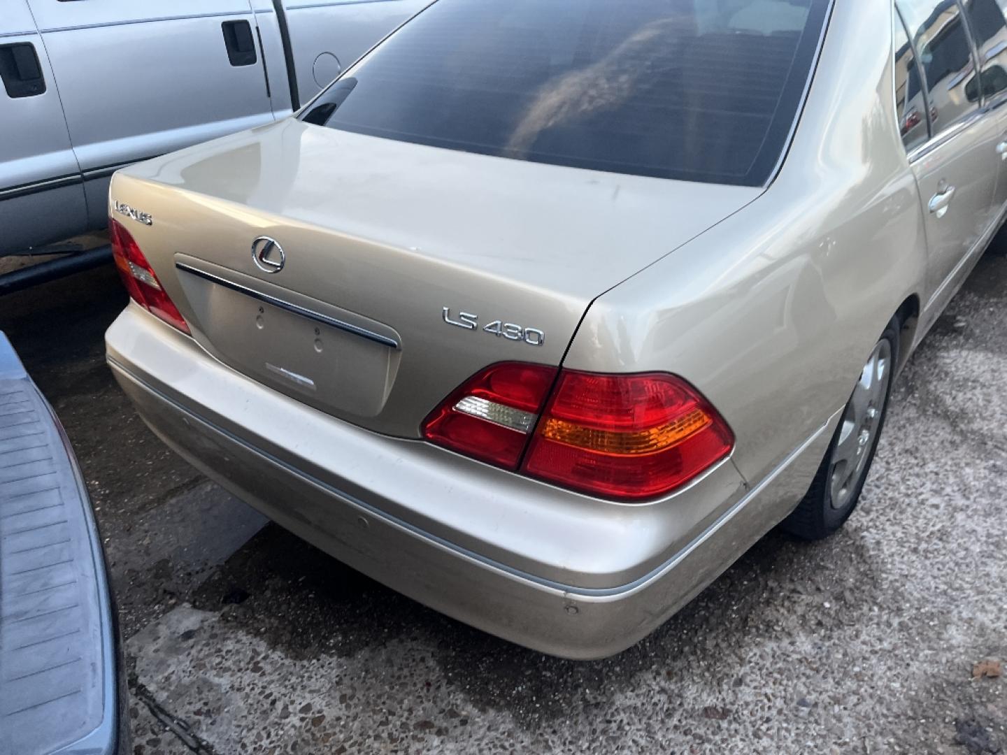 2003 GOLD LEXUS LS 430 Sedan (JTHBN30F430) with an 4.3L V8 DOHC 32V engine, AUTOMATIC transmission, located at 2303 West Mt. Houston, Houston, 77038, (281) 507-3956, 29.771597, -95.339569- Photo#1