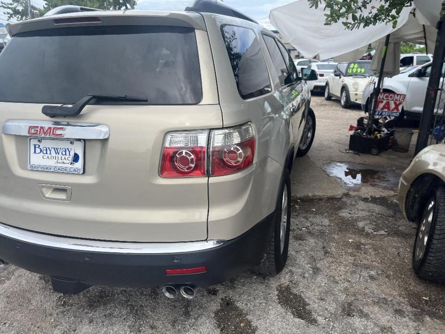 2008 BROWN GMC ACADIA SLT-2 FWD (1GKER33718J) with an 3.6L V6 DOHC 24V engine, AUTOMATIC transmission, located at 2303 West Mt. Houston, Houston, 77038, (281) 507-3956, 29.771597, -95.339569 - Photo#4