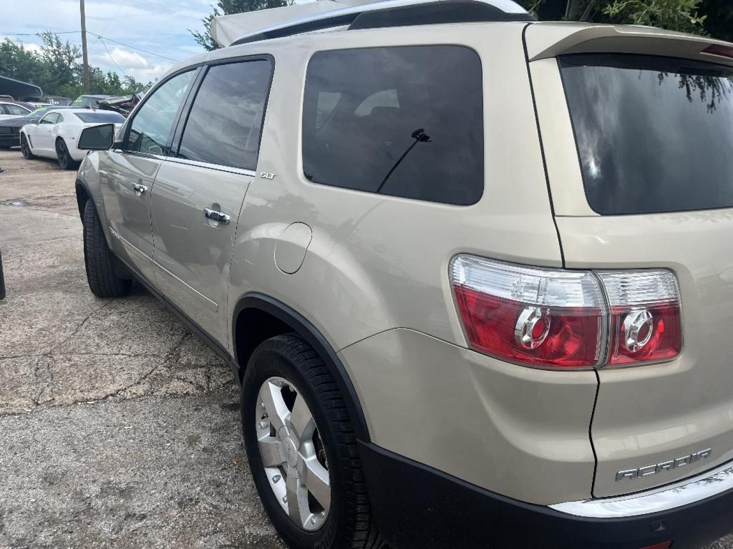 2008 BROWN GMC ACADIA SLT-2 FWD (1GKER33718J) with an 3.6L V6 DOHC 24V engine, AUTOMATIC transmission, located at 2303 West Mt. Houston, Houston, 77038, (281) 507-3956, 29.771597, -95.339569 - Photo#6