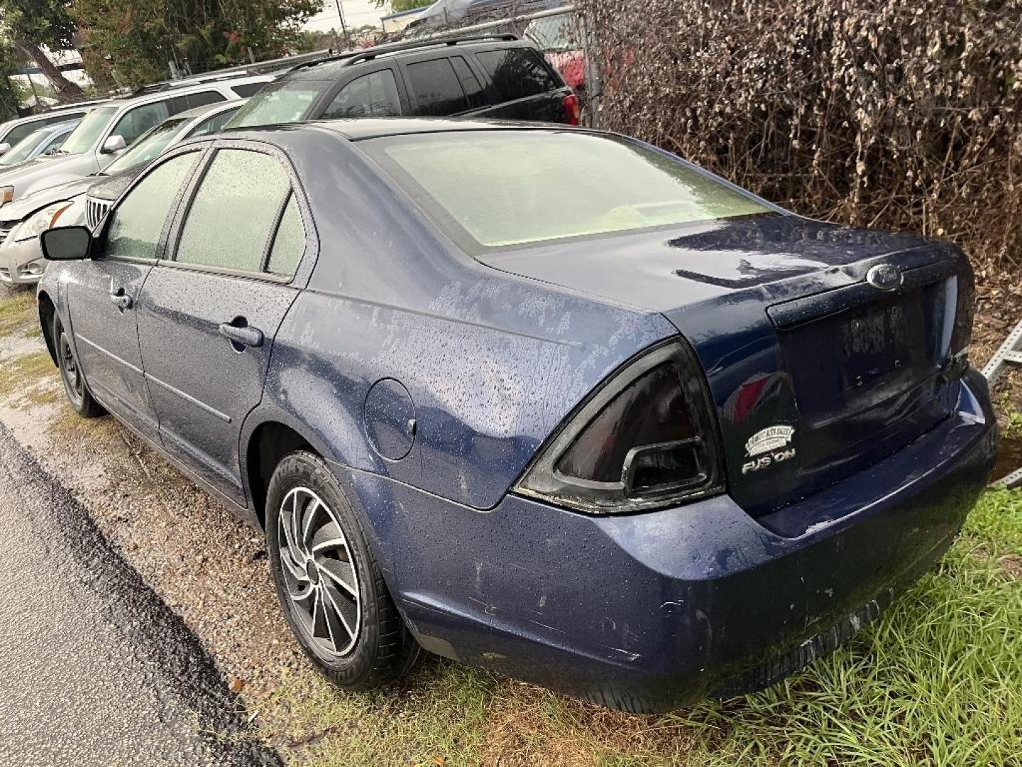 2007 BLACK FORD FUSION S (3FAHP06Z77R) with an 2.3L L4 DOHC 16V engine, AUTOMATIC transmission, located at 2303 West Mt. Houston, Houston, 77038, (281) 507-3956, 29.771597, -95.339569 - Photo#1