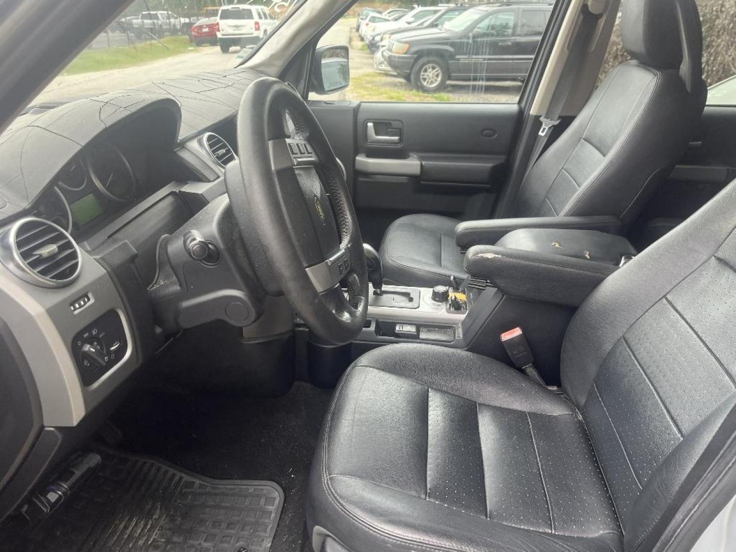2008 GRAY LAND ROVER LR3 SE (SALAE25458A) with an 4.4L V8 DOHC 32V engine, AUTOMATIC transmission, located at 2303 West Mt. Houston, Houston, 77038, (281) 507-3956, 29.771597, -95.339569 - Photo#2