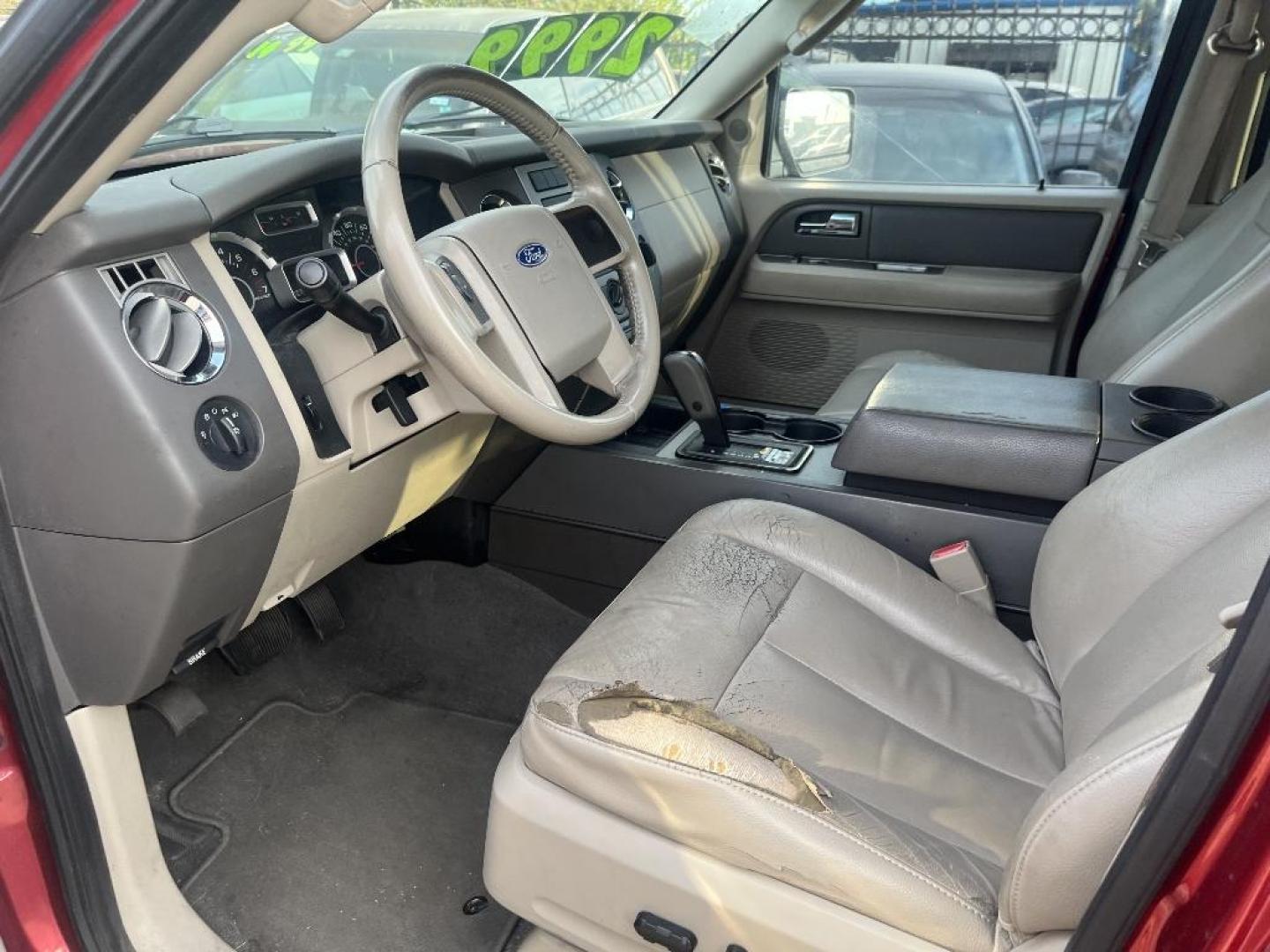 2008 RED FORD EXPEDITION XLT 2WD (1FMFU15568L) with an 5.4L V8 SOHC 16V engine, AUTOMATIC transmission, located at 2303 West Mt. Houston, Houston, 77038, (281) 507-3956, 29.771597, -95.339569 - Photo#1