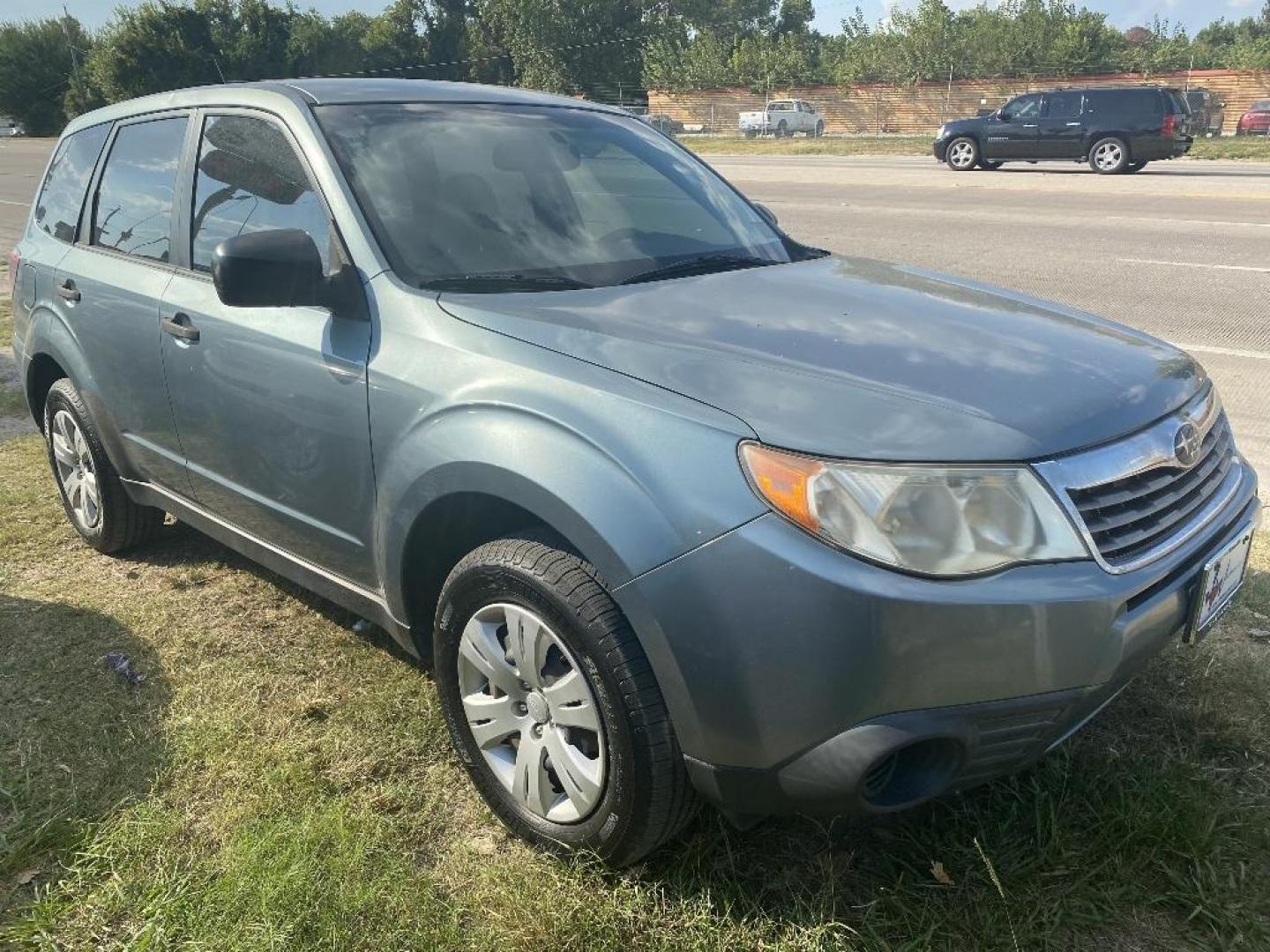 2010 GREEN SUBARU FORESTER 2.5X (JF2SH6AC1AH) with an 2.5L H4 SOHC 16V engine, AUTOMATIC transmission, located at 2303 West Mt. Houston, Houston, 77038, (281) 507-3956, 29.771597, -95.339569 - Photo#0