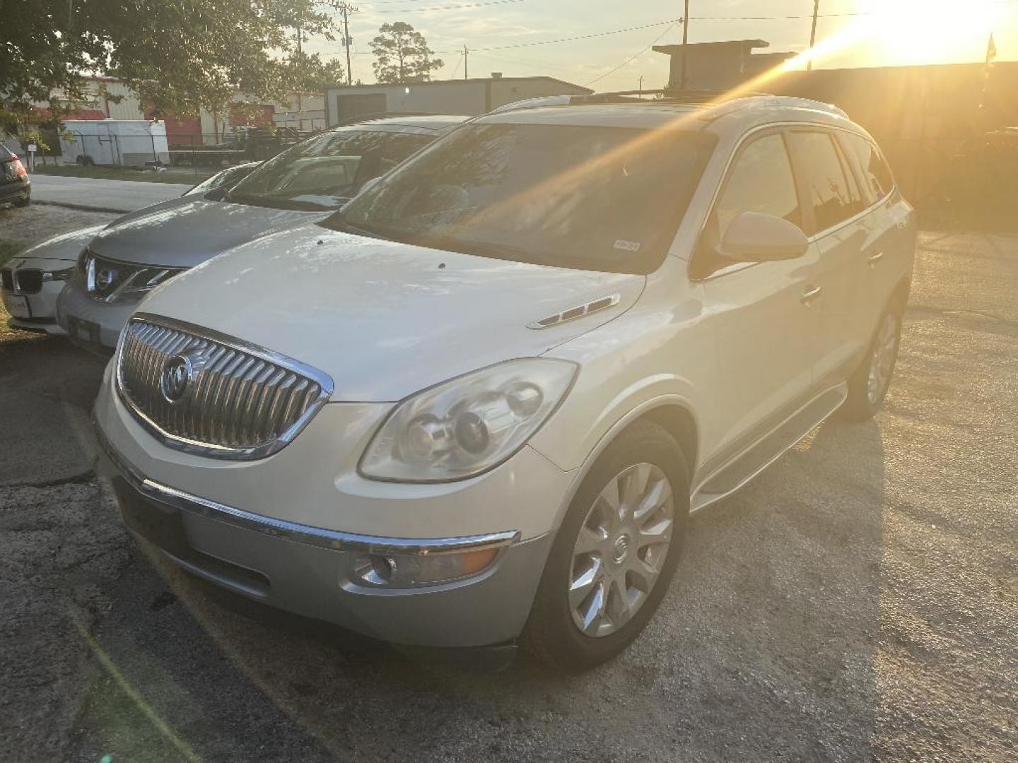 2011 WHITE BUICK ENCLAVE CXL-2 FWD (5GAKRCED0BJ) with an 3.6L V6 DOHC 24V engine, AUTOMATIC transmission, located at 2303 West Mt. Houston, Houston, 77038, (281) 507-3956, 29.771597, -95.339569 - Photo#0