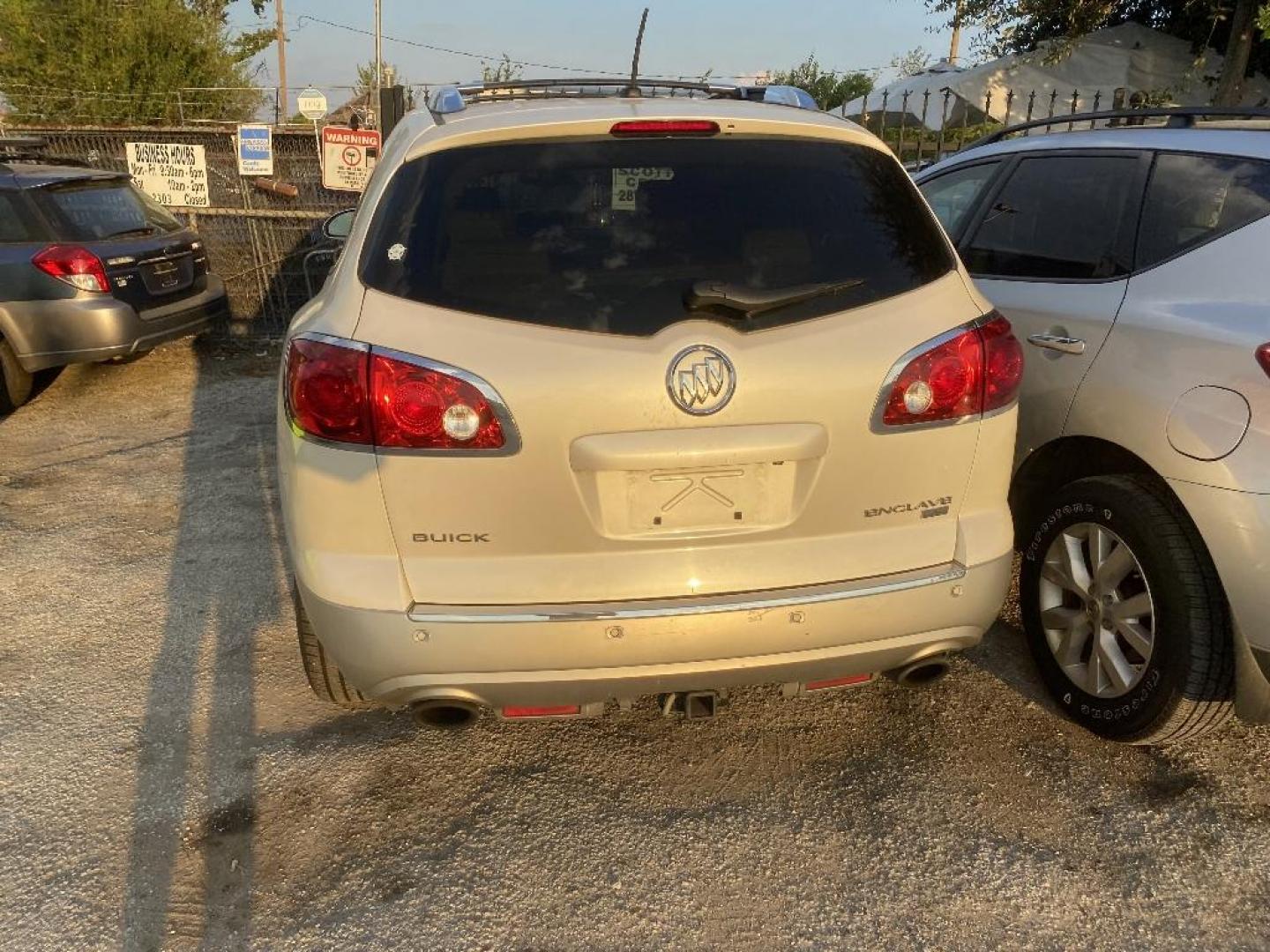 2011 WHITE BUICK ENCLAVE CXL-2 FWD (5GAKRCED0BJ) with an 3.6L V6 DOHC 24V engine, AUTOMATIC transmission, located at 2303 West Mt. Houston, Houston, 77038, (281) 507-3956, 29.771597, -95.339569 - Photo#2
