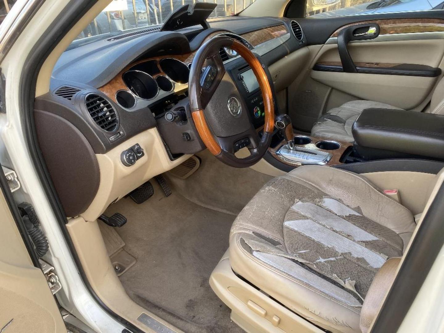 2011 WHITE BUICK ENCLAVE CXL-2 FWD (5GAKRCED0BJ) with an 3.6L V6 DOHC 24V engine, AUTOMATIC transmission, located at 2303 West Mt. Houston, Houston, 77038, (281) 507-3956, 29.771597, -95.339569 - Photo#3