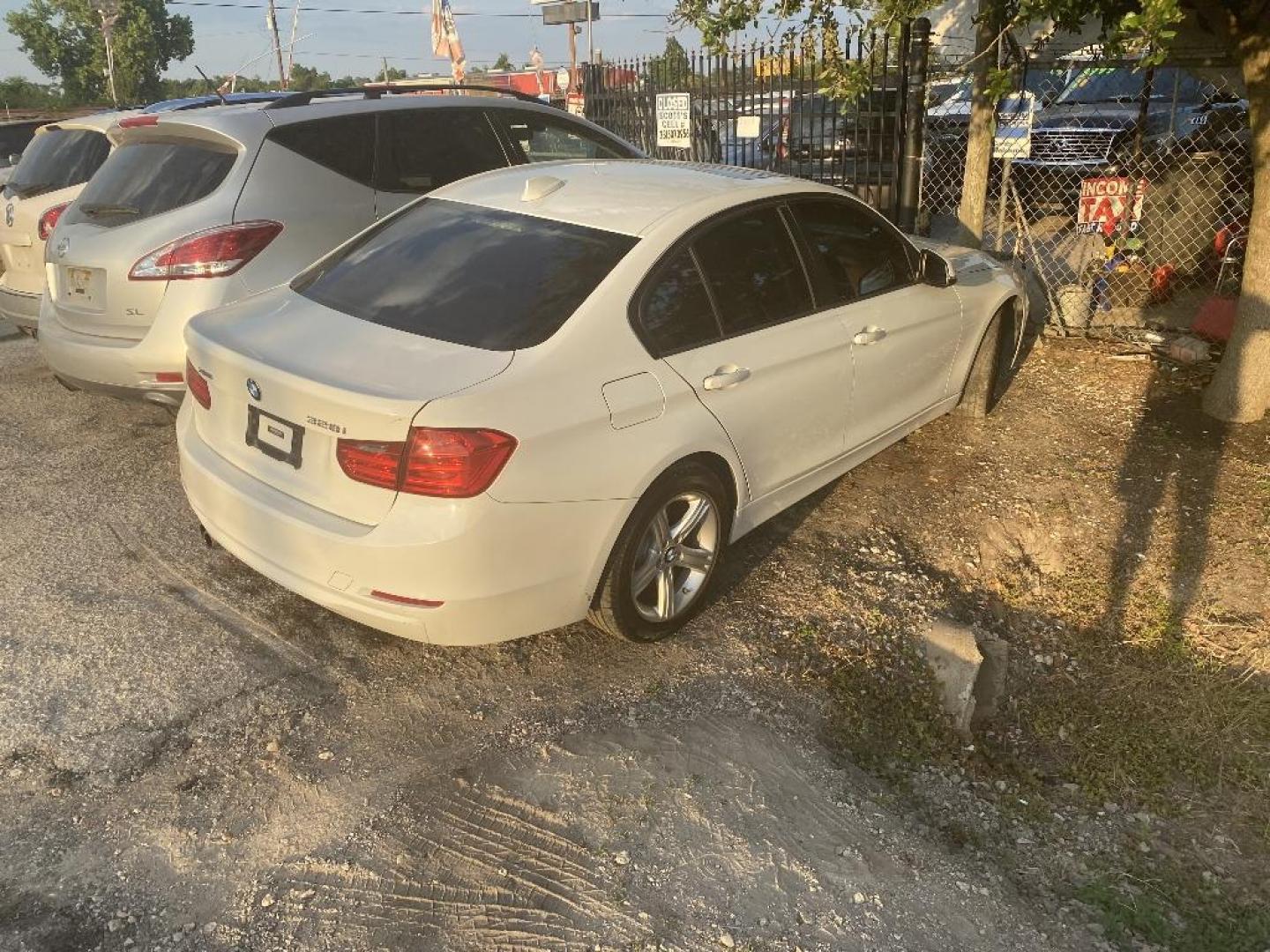 2015 WHITE BMW 3-SERIES 328i Sedan (WBA3A5G51FN) with an 2.0L L4 DOHC 16V engine, AUTOMATIC transmission, located at 2303 West Mt. Houston, Houston, 77038, (281) 507-3956, 29.771597, -95.339569 - Photo#2