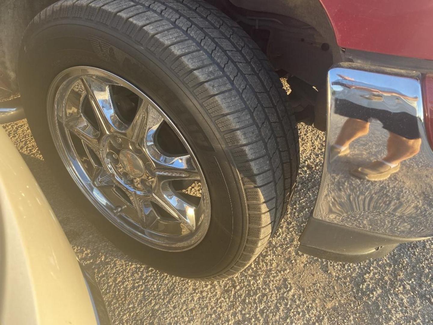 2005 RED GMC YUKON 2WD (1GKEC13T05R) with an 5.3L V8 OHV 16V engine, AUTOMATIC transmission, located at 2303 West Mt. Houston, Houston, 77038, (281) 507-3956, 29.771597, -95.339569 - Photo#1