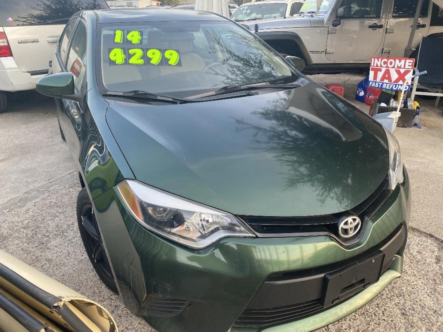 2014 GREEN TOYOTA COROLLA LE CVT (5YFBURHEXEP) with an 1.8L L4 DOHC 16V engine, AUTOMATIC transmission, located at 2303 West Mt. Houston, Houston, 77038, (281) 507-3956, 29.771597, -95.339569 - Photo#0