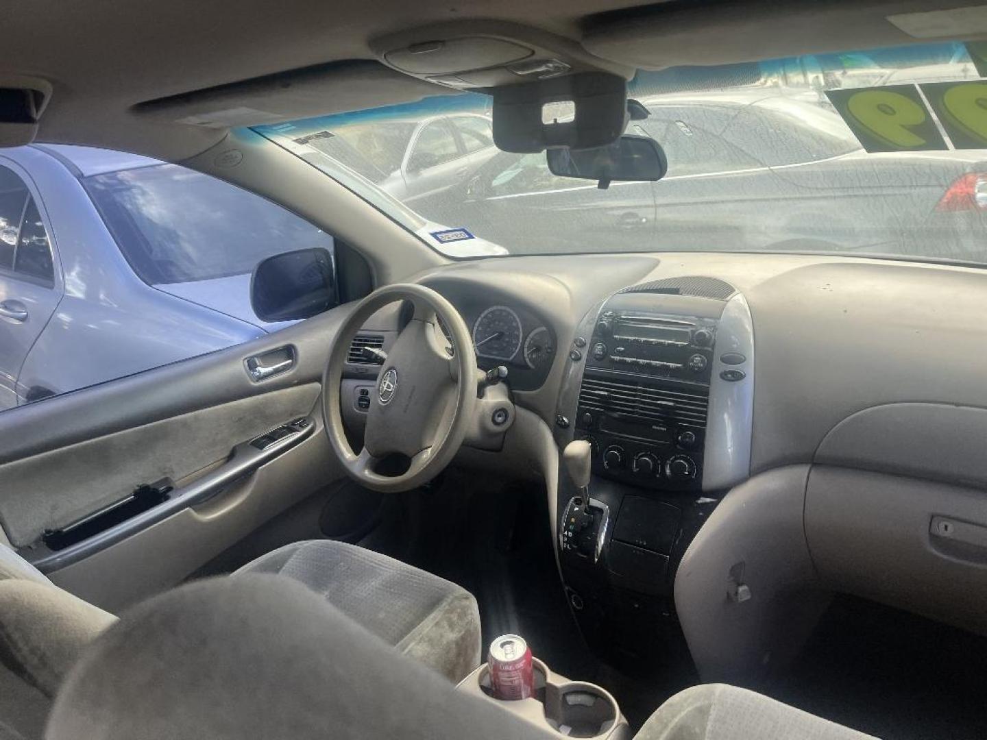 2006 MAROON /MAROON TOYOTA SIENNA LE 7-Passenger (5TDZA23C56S) with an 3.3L V6 DOHC 24V engine, AUTOMATIC transmission, located at 2303 West Mt. Houston, Houston, 77038, (281) 507-3956, 29.771597, -95.339569 - Photo#3