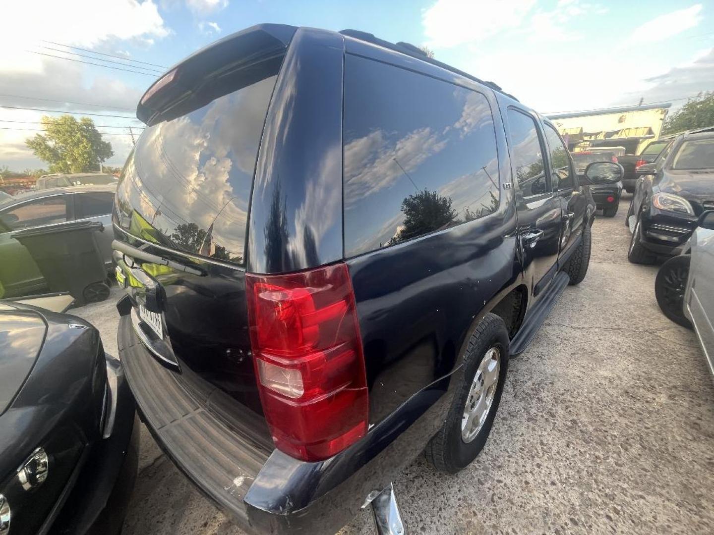 2007 BLACK CHEVROLET TAHOE LS 2WD (1GNFC13J77J) with an 5.3L V8 OHV 16V engine, AUTOMATIC transmission, located at 2303 West Mt. Houston, Houston, 77038, (281) 507-3956, 29.771597, -95.339569 - Photo#3