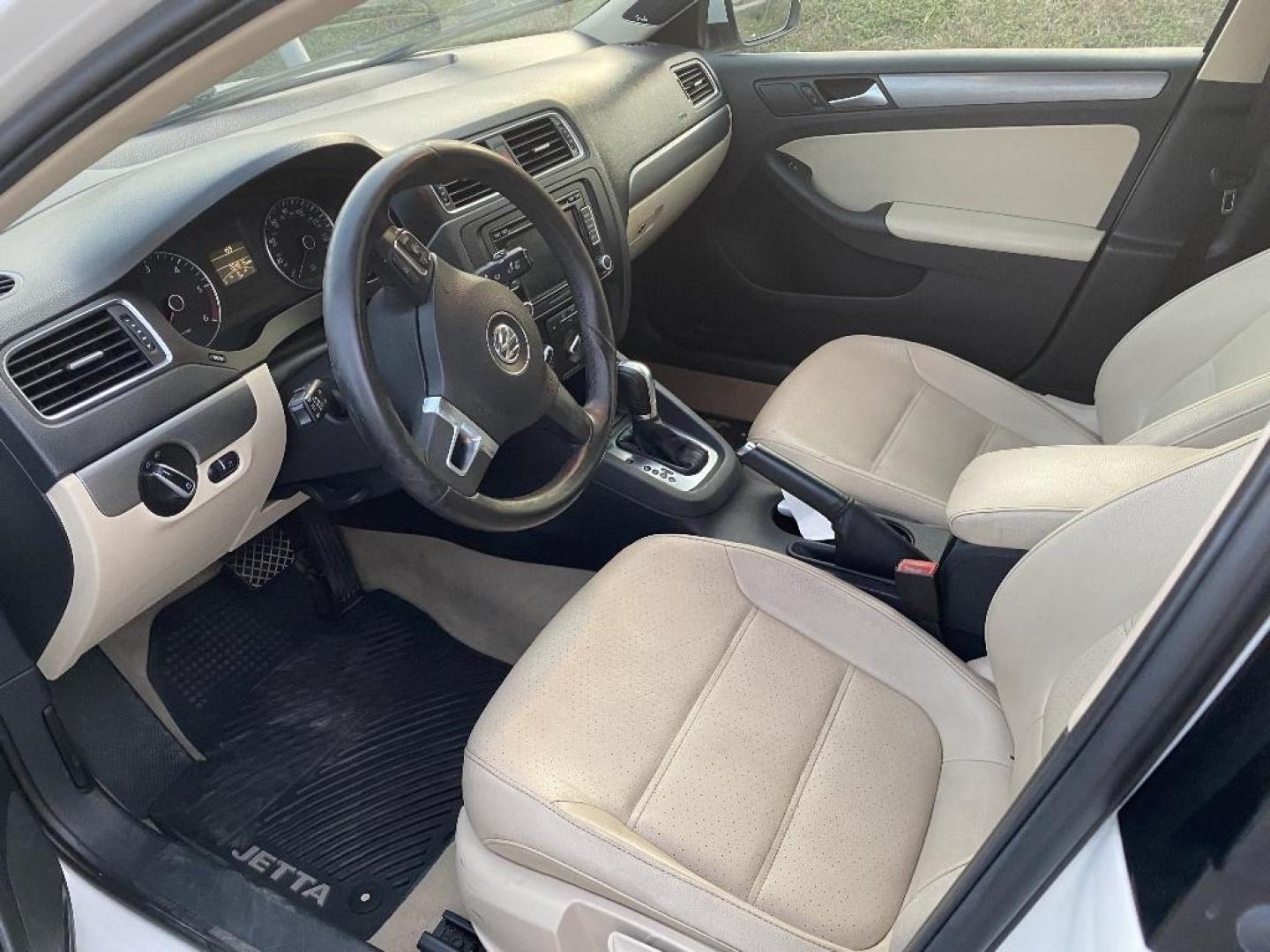2013 WHITE VOLKSWAGEN JETTA TDI (3VWLL7AJ3DM) with an 2.0L L4 DOHC 16V DIESEL TURBO engine, AUTOMATIC transmission, located at 2303 West Mt. Houston, Houston, 77038, (281) 507-3956, 29.771597, -95.339569 - Photo#1