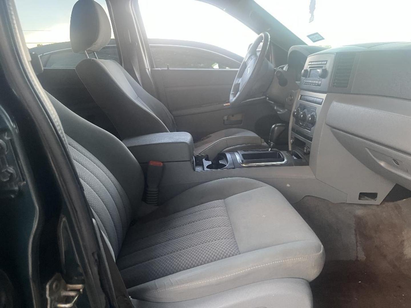2005 BLACK JEEP GRAND CHEROKEE Laredo 4WD (1J4GR48K85C) with an 3.7L V6 SOHC 12V engine, AUTOMATIC transmission, located at 2303 West Mt. Houston, Houston, 77038, (281) 507-3956, 29.771597, -95.339569 - Photo#2