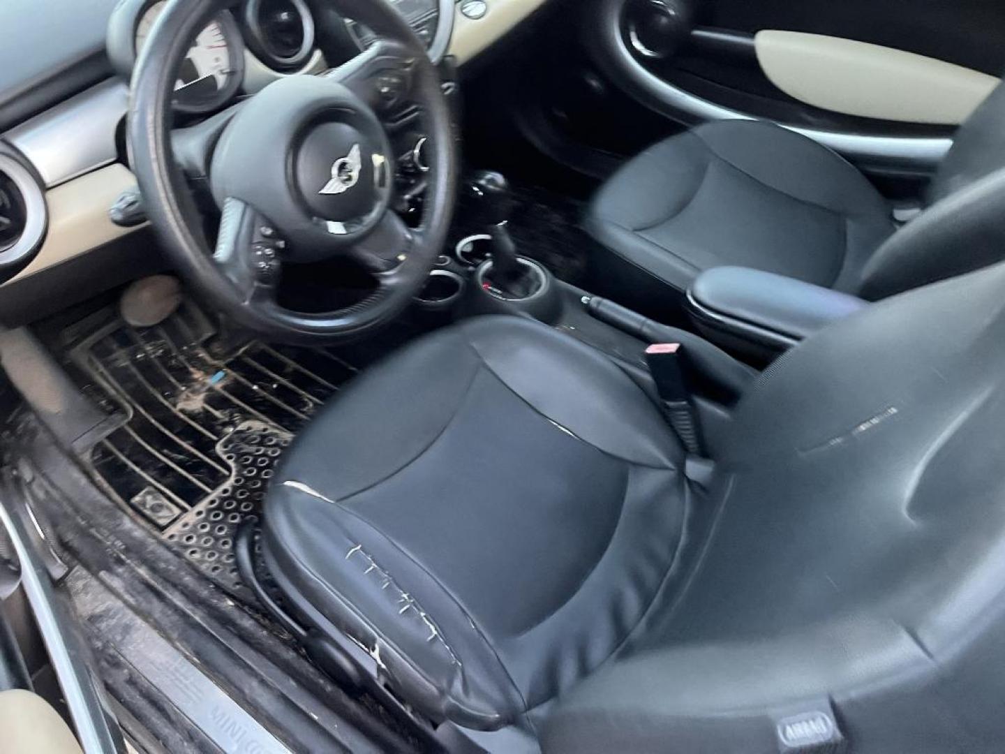 2011 ORANGE MINI COOPER Base (WMWSU3C5XBT) with an 1.6L L4 DOHC 16V TURBO engine, AUTOMATIC transmission, located at 2303 West Mt. Houston, Houston, 77038, (281) 507-3956, 29.771597, -95.339569 - Photo#2