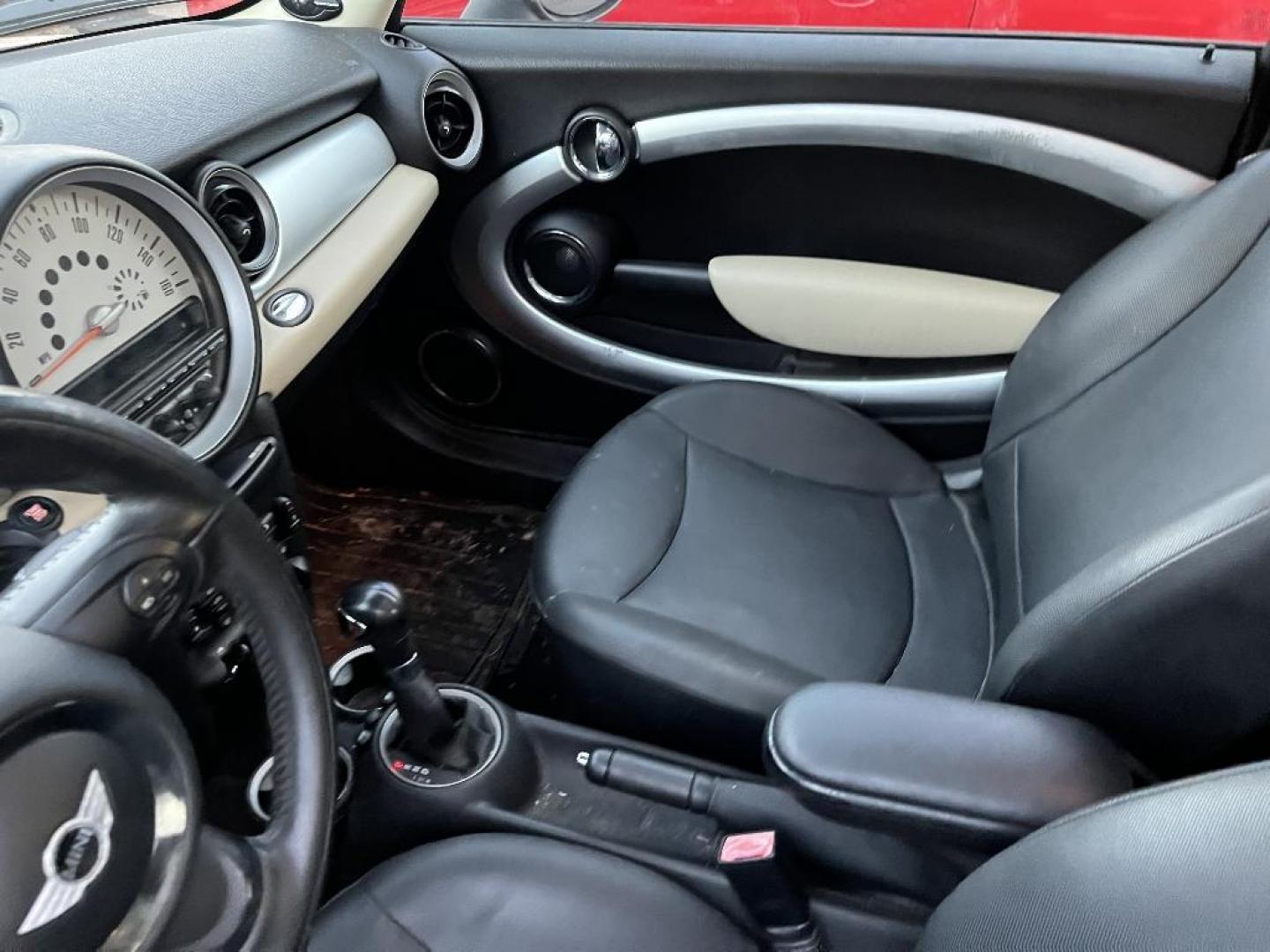 2011 ORANGE MINI COOPER Base (WMWSU3C5XBT) with an 1.6L L4 DOHC 16V TURBO engine, AUTOMATIC transmission, located at 2303 West Mt. Houston, Houston, 77038, (281) 507-3956, 29.771597, -95.339569 - Photo#3