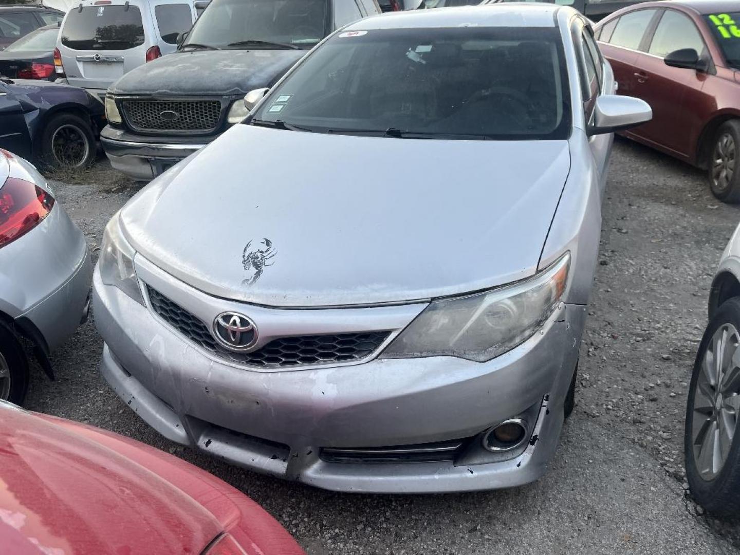 2013 GRAY TOYOTA CAMRY SE (4T1BF1FK6DU) with an 2.5L L4 DOHC 16V engine, AUTOMATIC transmission, located at 2303 West Mt. Houston, Houston, 77038, (281) 507-3956, 29.771597, -95.339569 - Photo#0