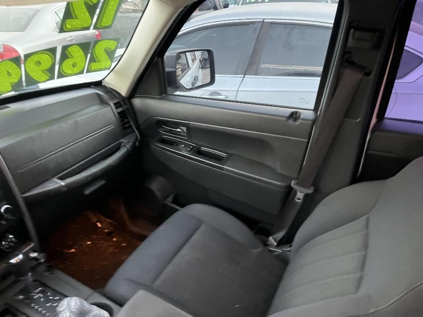 2012 WHITE JEEP LIBERTY Sport 2WD (1C4PJLAK0CW) with an 3.7L V6 SOHC 12V engine, AUTOMATIC transmission, located at 2303 West Mt. Houston, Houston, 77038, (281) 507-3956, 29.771597, -95.339569 - Photo#4