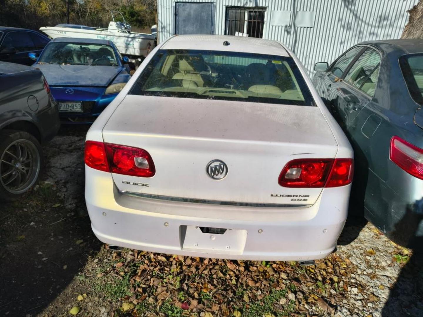 2006 WHITE BUICK LUCERNE CXS (1G4HE57Y86U) with an 4.6L V8 DOHC 32V engine, AUTOMATIC transmission, located at 2303 West Mt. Houston, Houston, 77038, (281) 507-3956, 29.771597, -95.339569 - Photo#1
