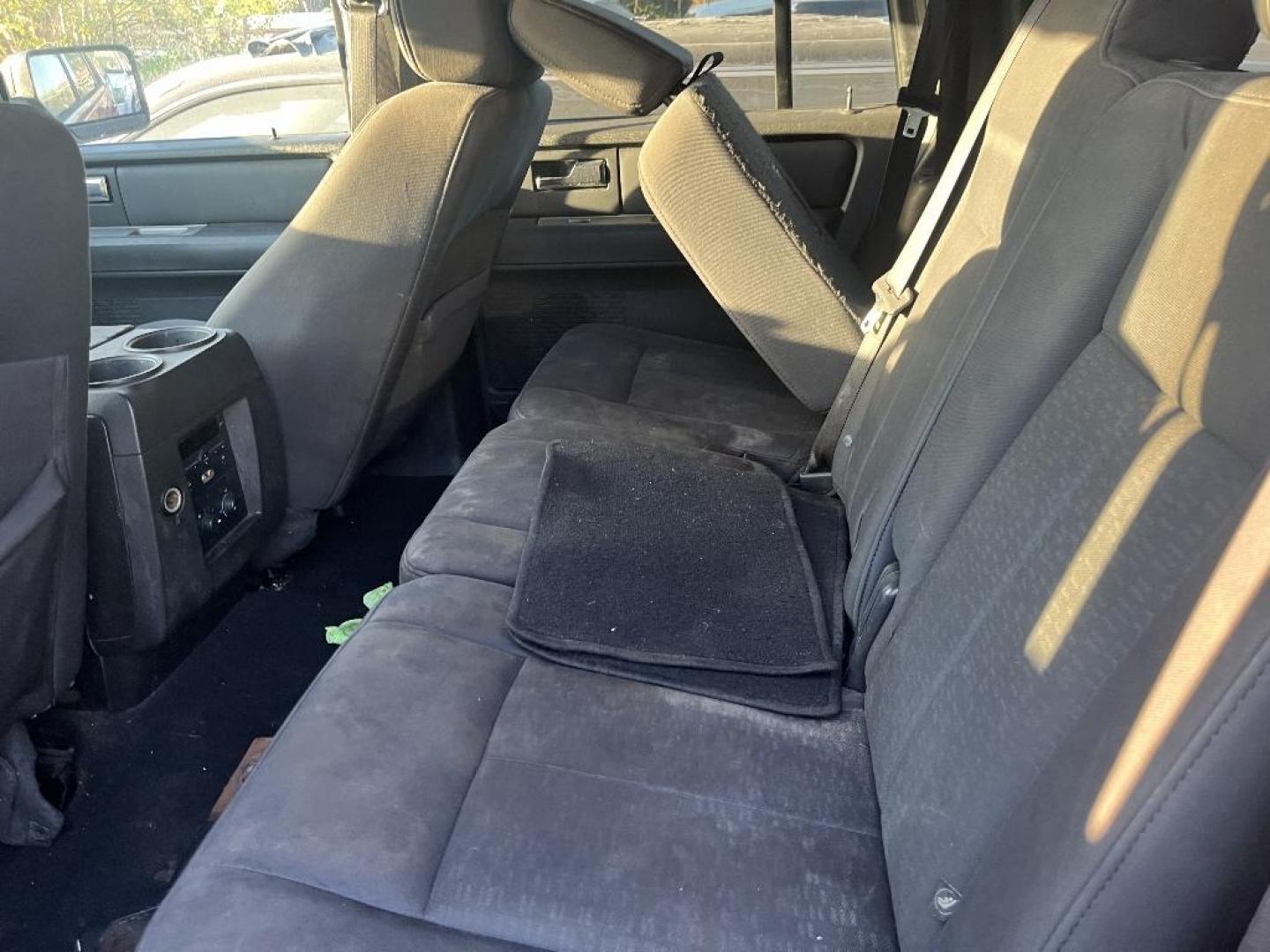 2008 RED FORD EXPEDITION XLT 2WD (1FMFU15578L) with an 5.4L V8 SOHC 16V engine, AUTOMATIC transmission, located at 2303 West Mt. Houston, Houston, 77038, (281) 507-3956, 29.771597, -95.339569 - Photo#2